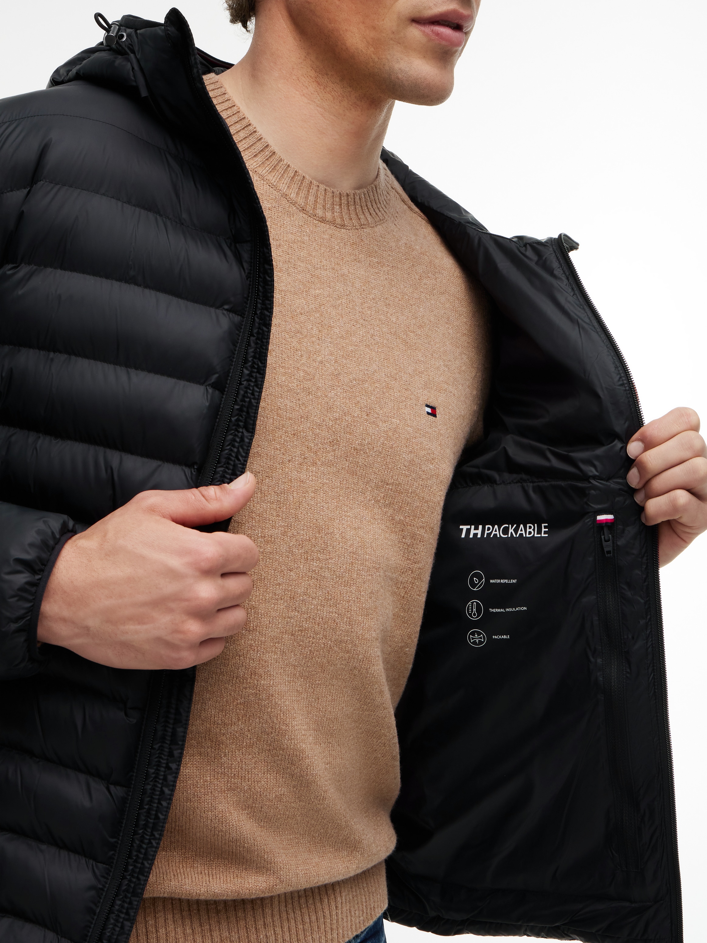 Tommy Hilfiger Steppjacke »PACKABLE RECYCLED HOODED« mit Kapuze sportive Kapuze mit Global Stripe
