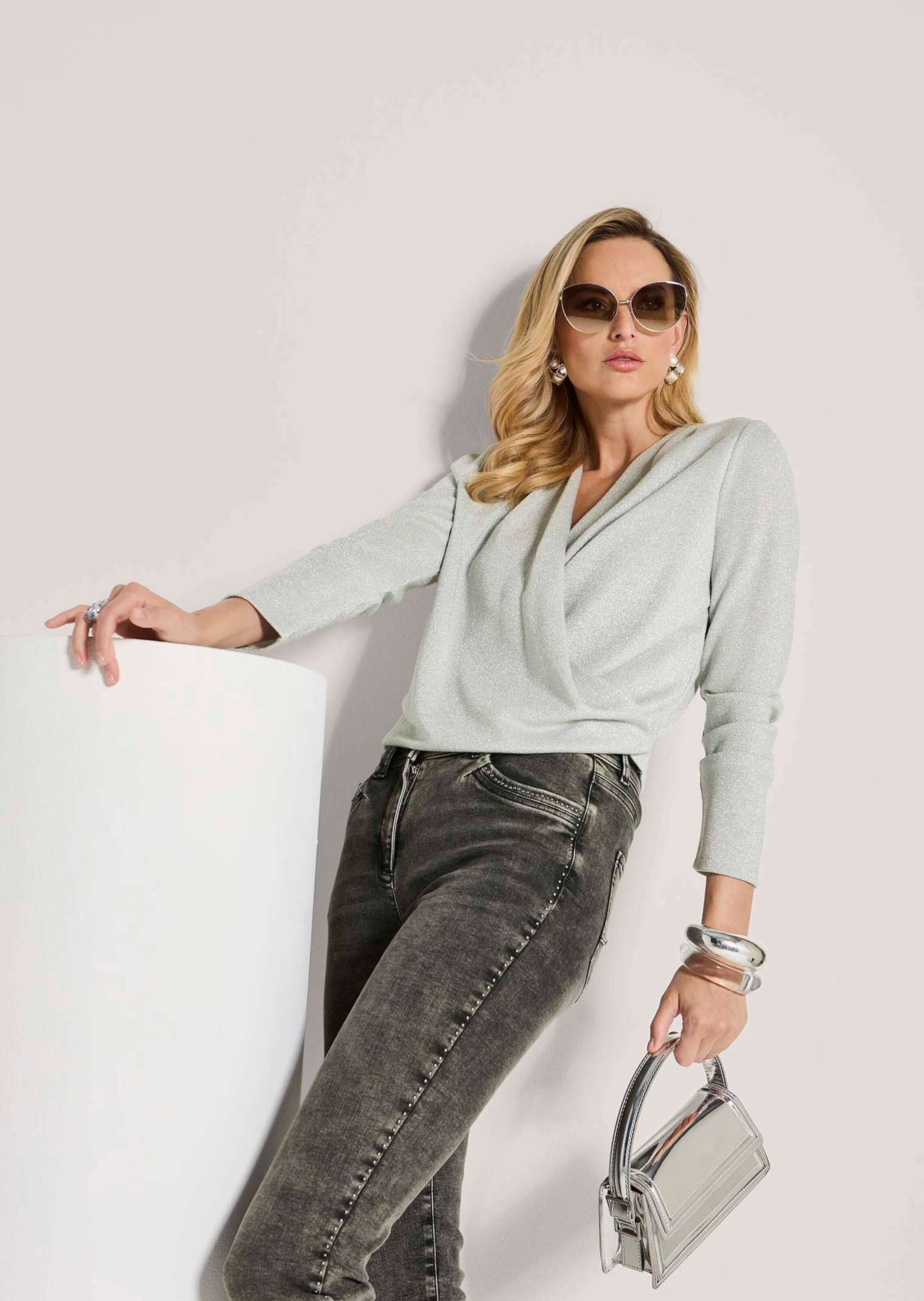 MADELEINE Langarmshirt »Blusenshirt Glamouröses Oberteil mit Wickel-Design« Mit Effektgarn