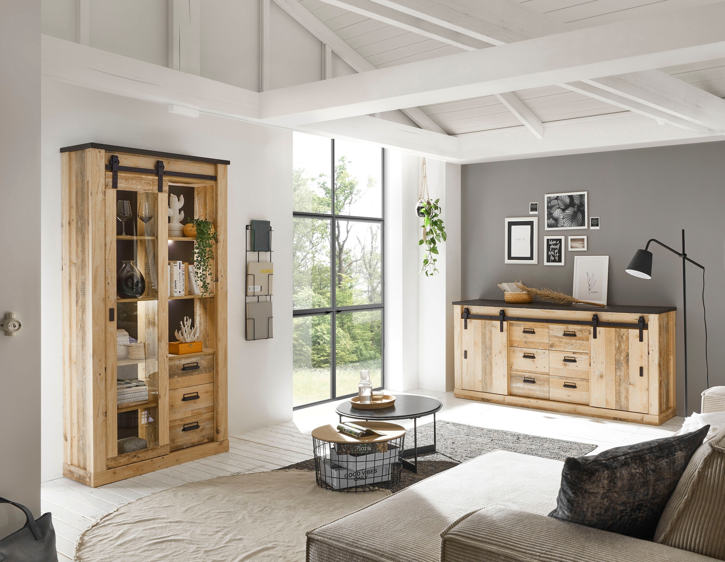 Home affaire Sideboard »SHERWOOD«, modernes Holz Dekor, mit Scheunentorbeschlag aus Metall, Breite 201 cm