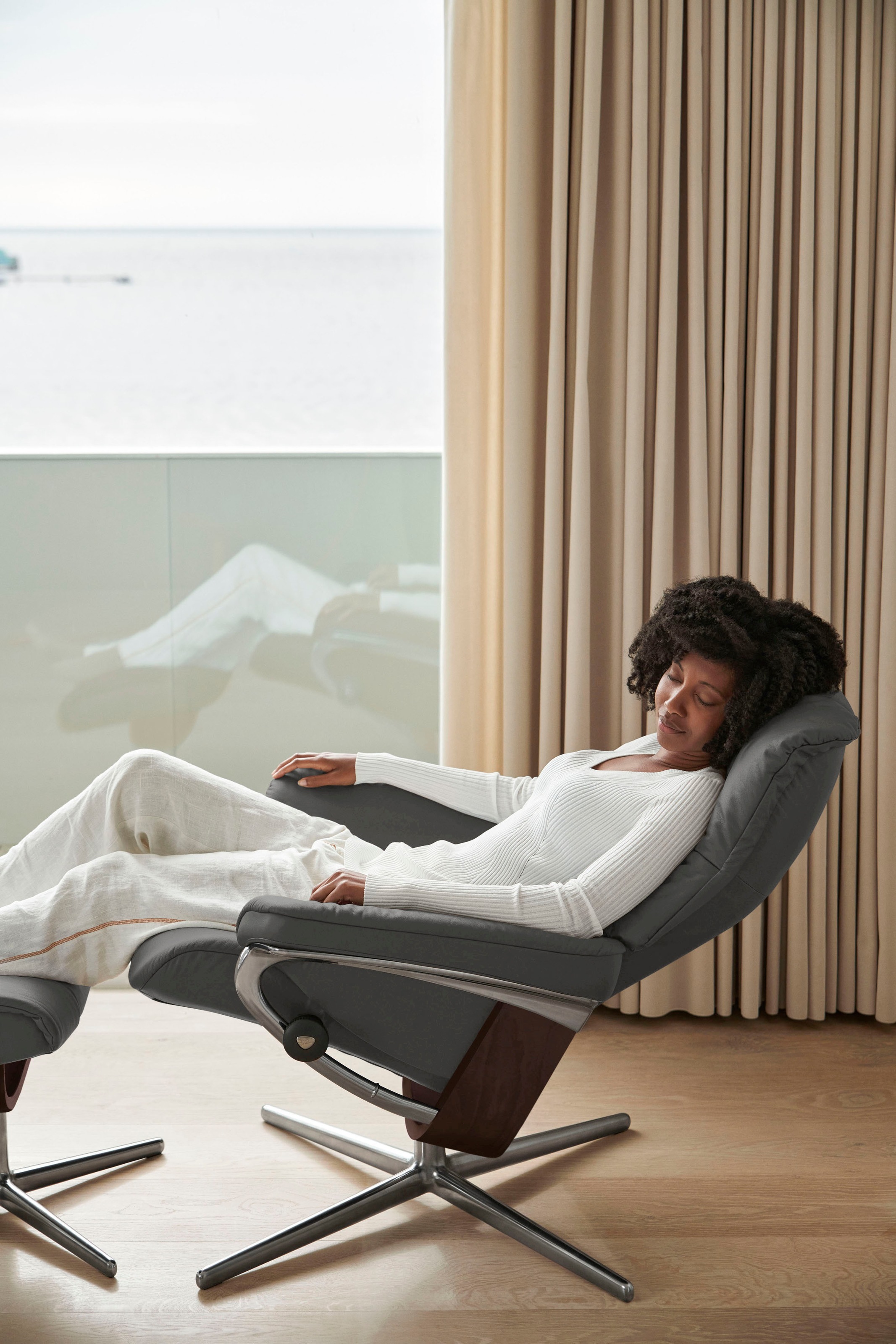 Stressless® Relaxsessel »Mayfair« mit Cross Base, Größe S, M & L, Holzakzent Braun