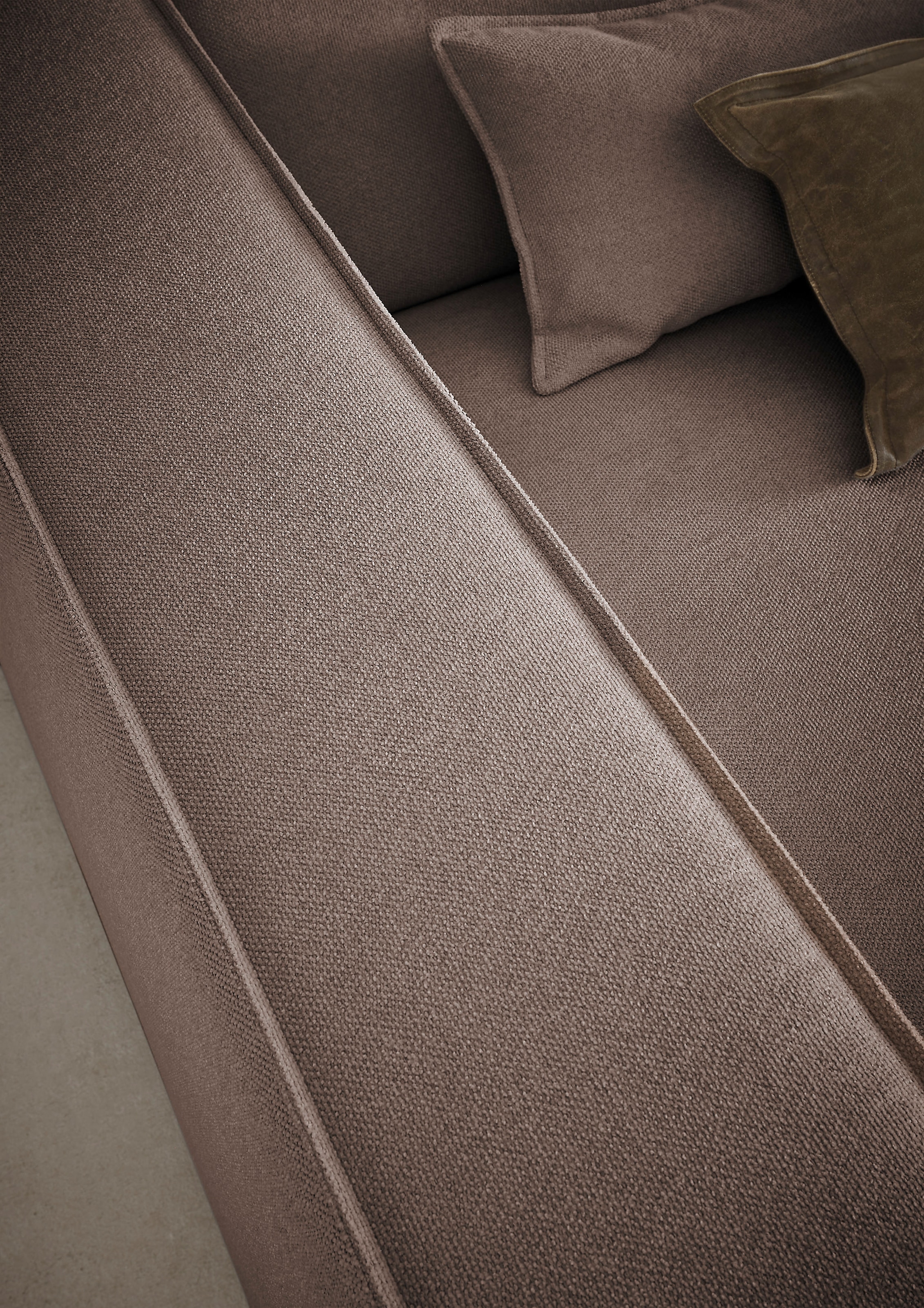 LeGer Home by Lena Gercke Ecksofa »PIARA XXL, Big-Sofa in Cord oder Leinenoptik, L-Form, mit Kedernaht«, wahlweise Ottomane rechts/links, schwarze Füße, extra tiefe Sitzfläche