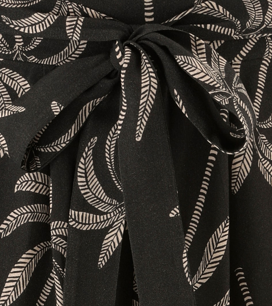 Aniston CASUAL Shorts  mit Palmen bedruckt - jedes Teil ein Unikat - NEUE KOLLEKTION