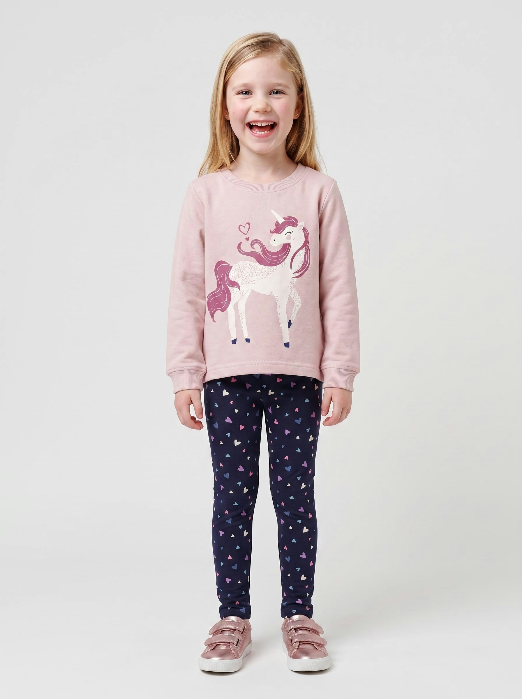 Blue Seven Sweatshirt , Druck mit  "Glow-in-the-dark" Effekt
