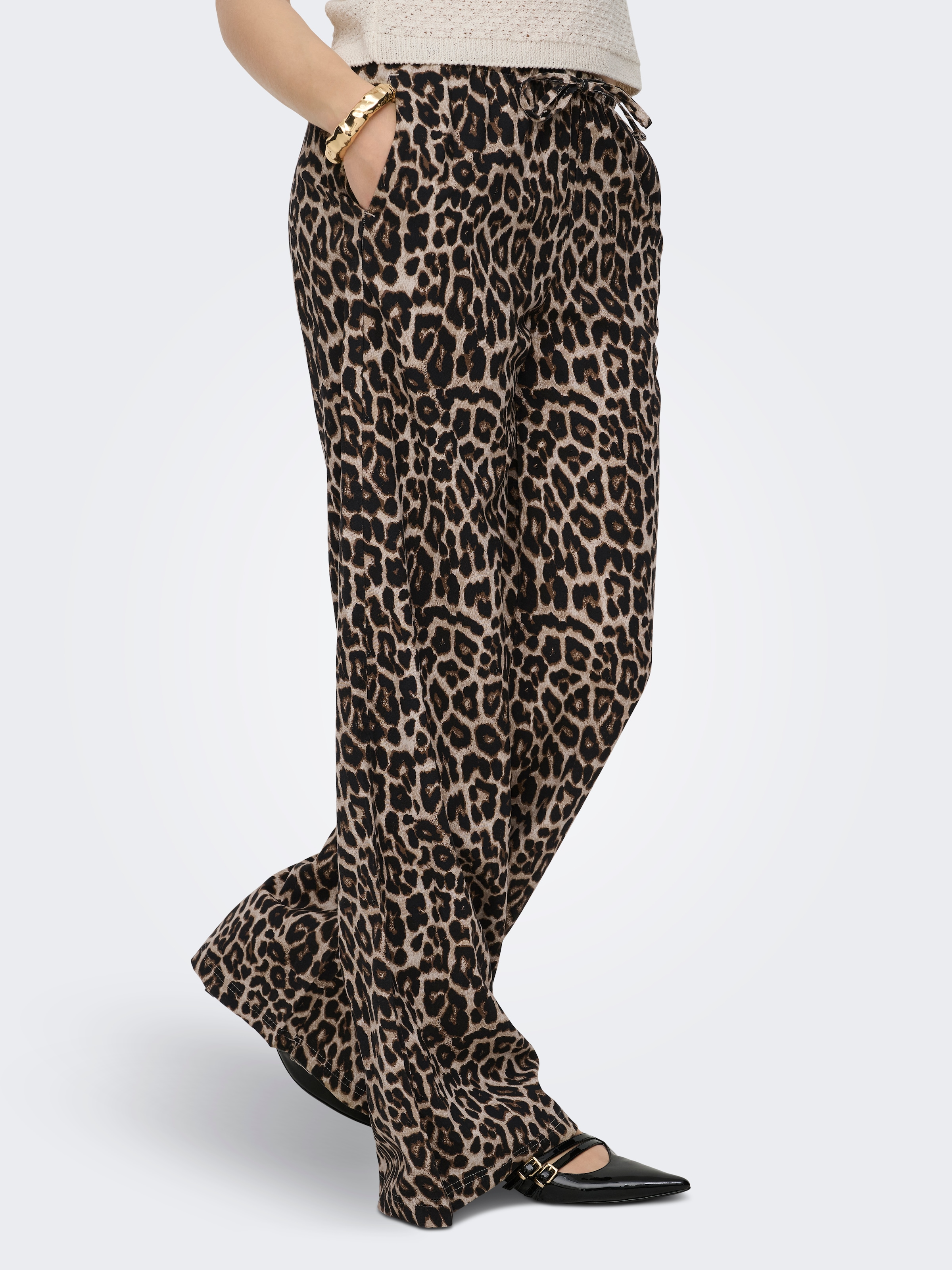 ONLY Schlupfhose »ONLARIS LIFE PULLUP TIE PANTS WVN CC«  mit Leopardenmuster