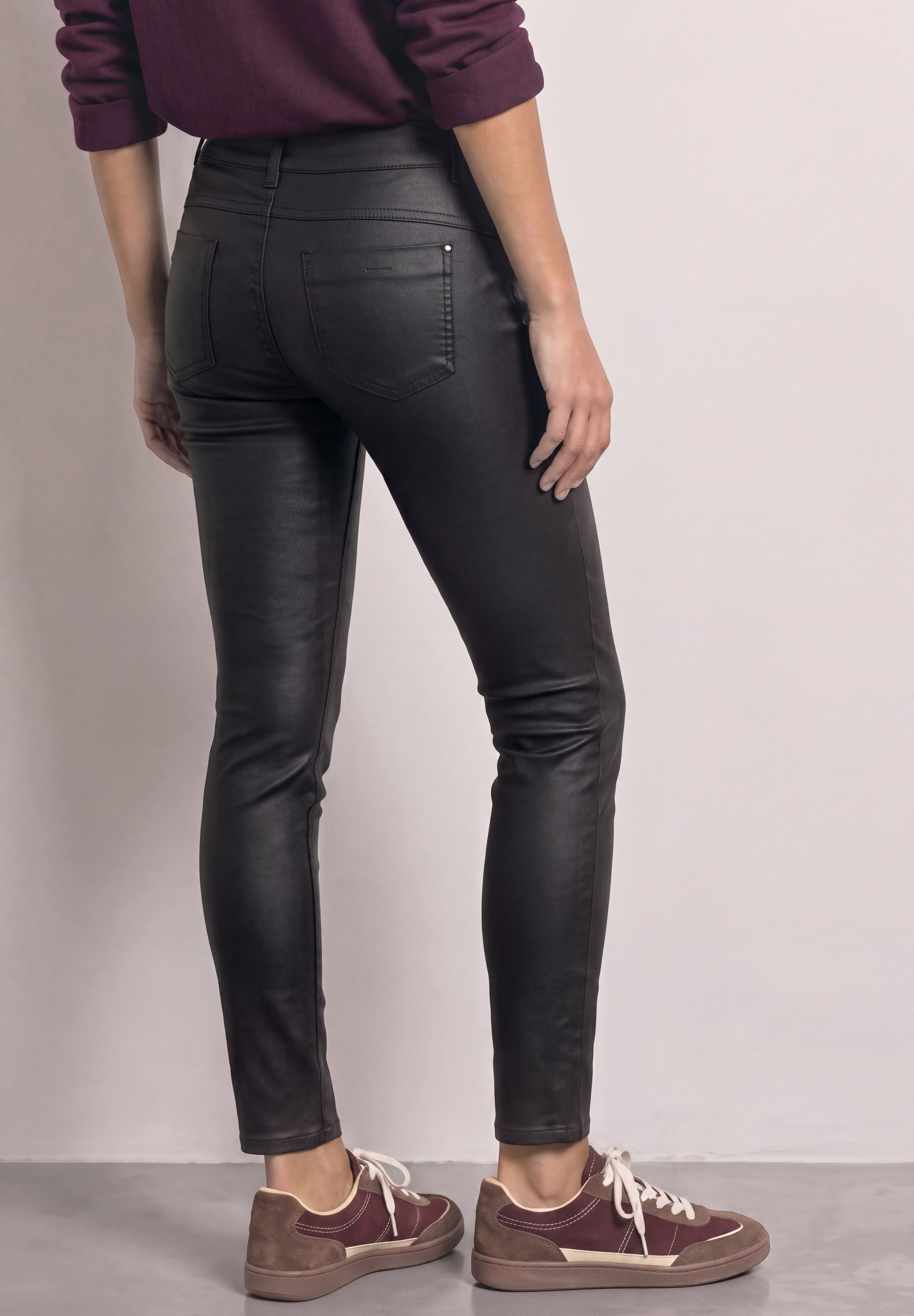 STREET ONE Lederimitathose »Style York«  Mid Waist Hose im Slim Fit in Leder-Optik