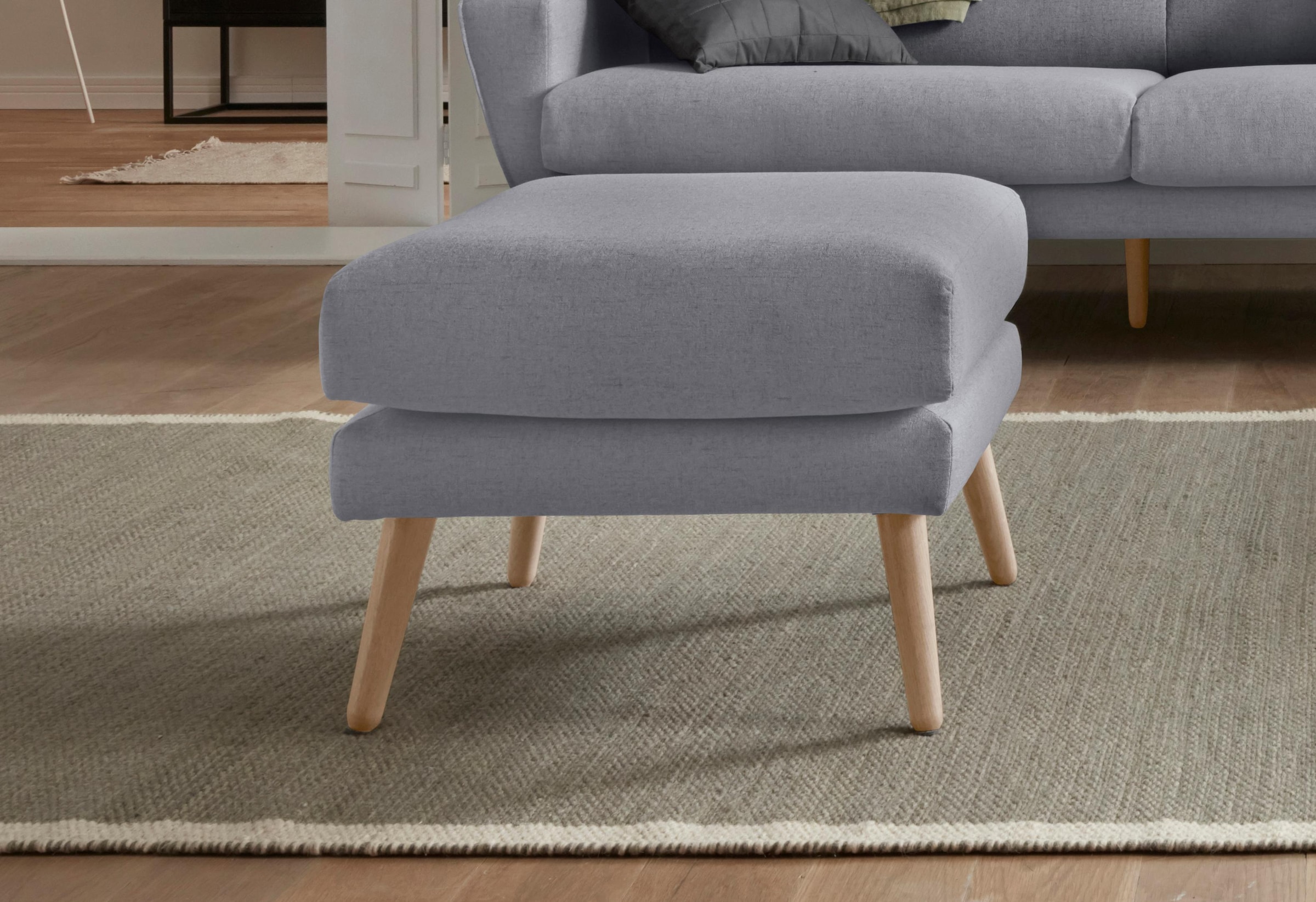 Hocker »Bille«, mit Eiche-Beinen, Design by Morten Georgsen