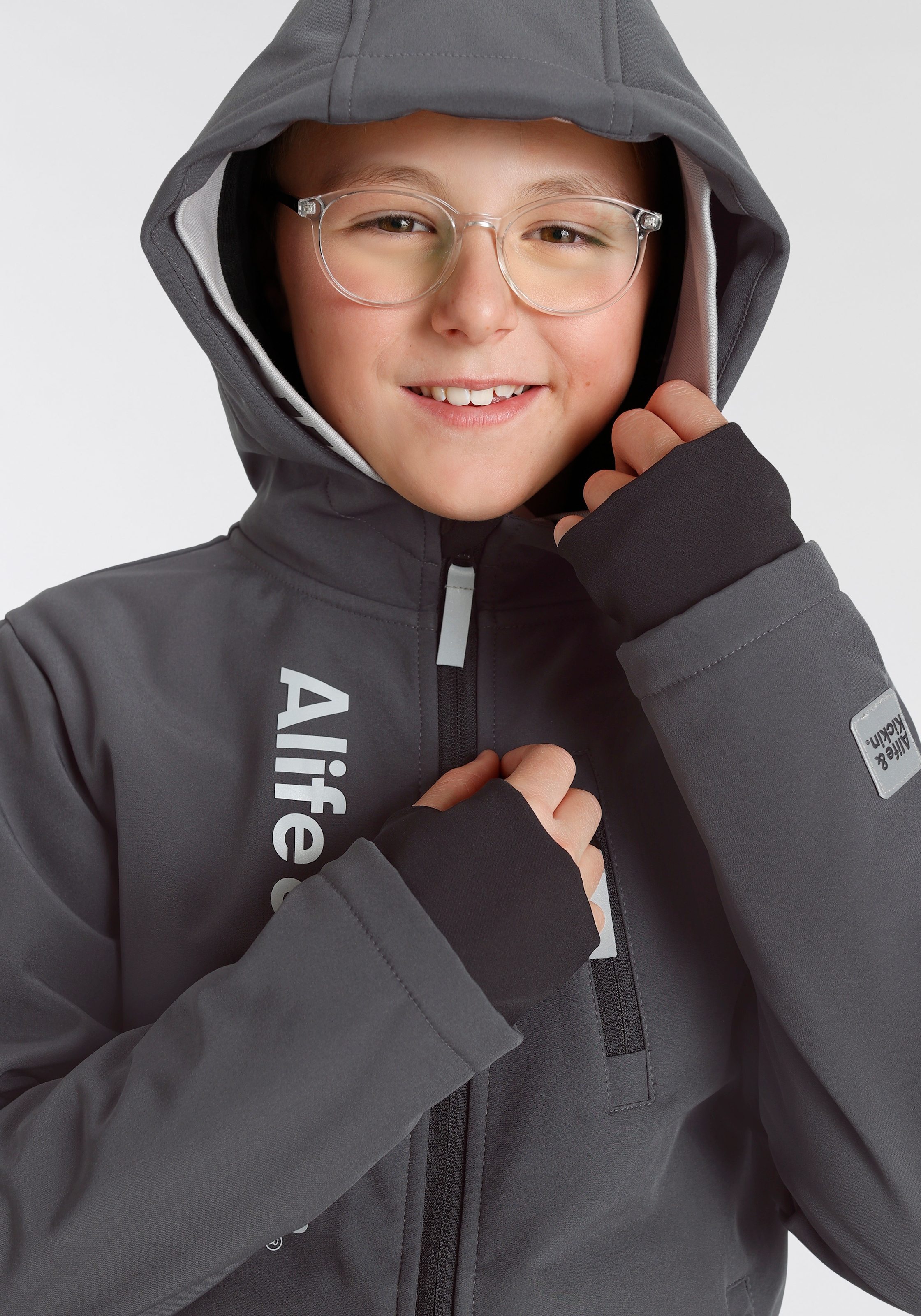 Alife & Kickin Softshelljacke »für Jungen«, mit Kapuze, mit reflektierenden  Details online bei OTTO