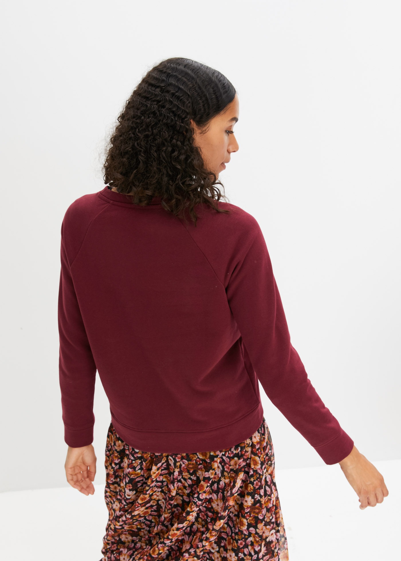 bonprix Sweatshirt »Sweatshirt«, klassischer Rundhalsausschnitt, bequeme Passform, ohne Verschluss
