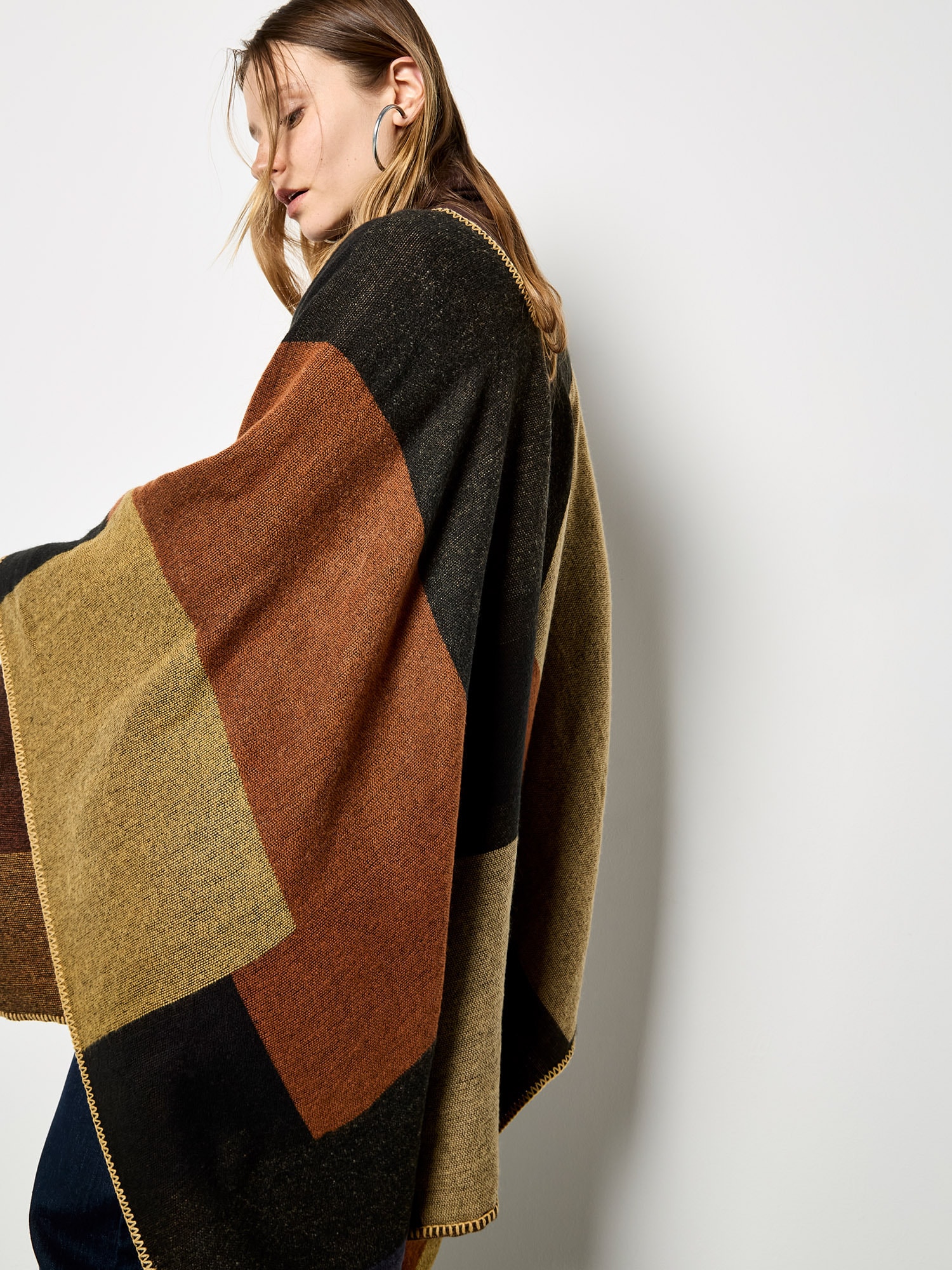 Apricot Strickjacke »Poncho« mit geomertischem Muster