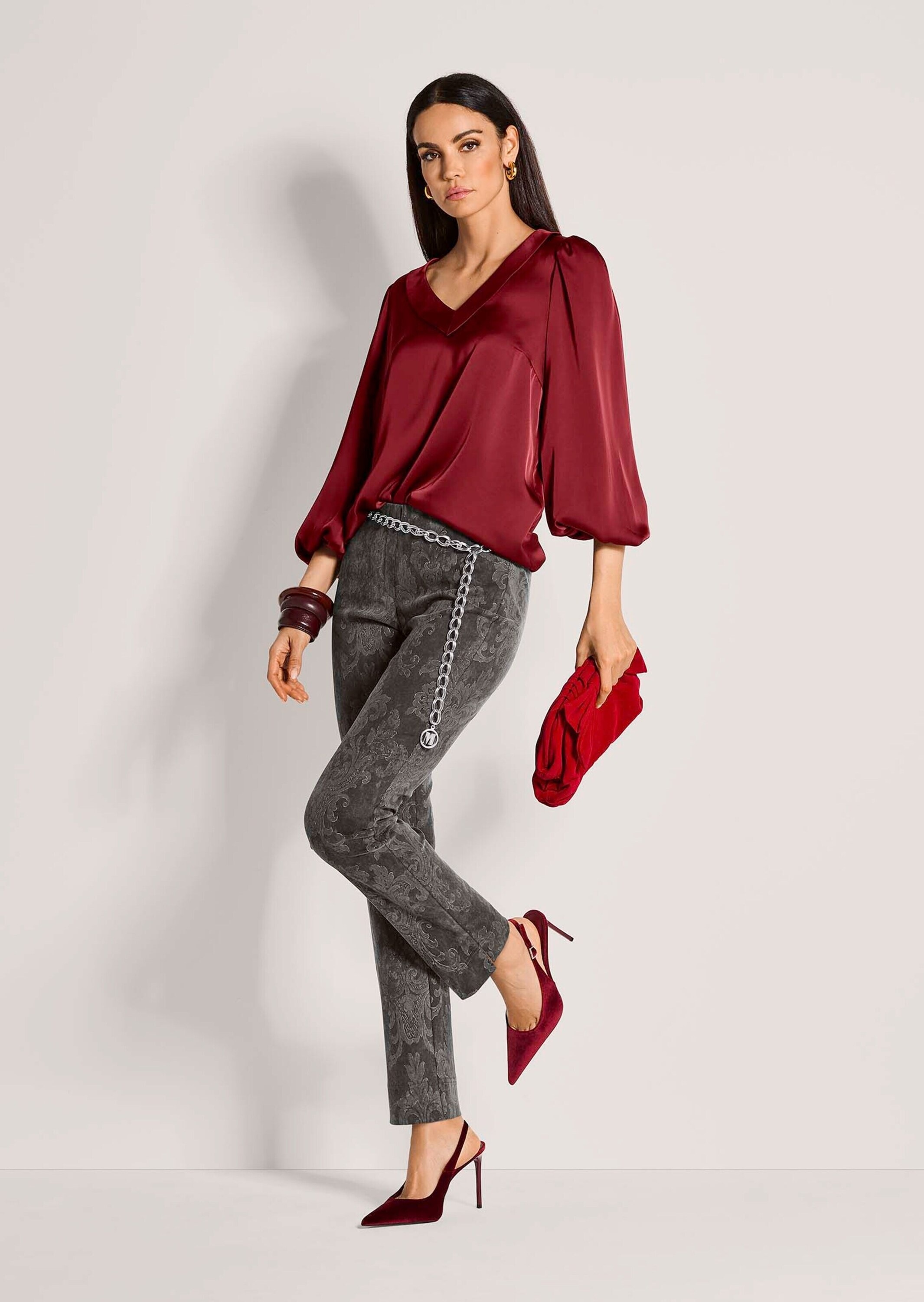 MADELEINE Langarmbluse »Satinbluse Elegante Bluse mit V-Ausschnitt«