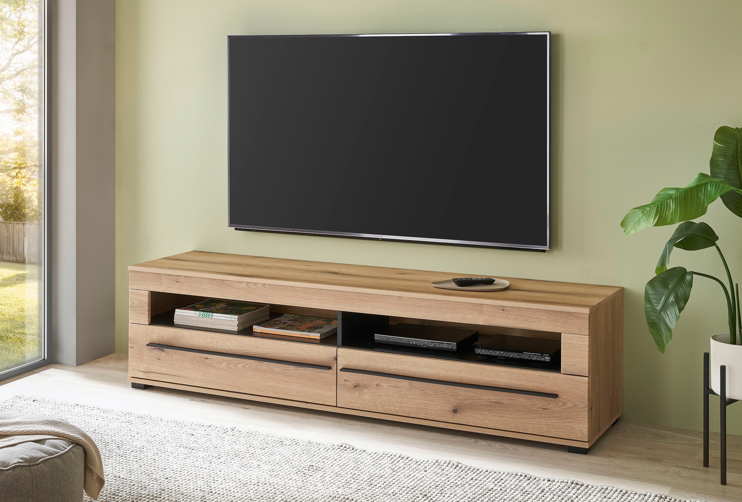 INOSIGN Lowboard »modernes TV-Unterteil, Kommode in Eiche Evoke oder weiß«, schwarze Stangengriffe, ausreichend Stauraum, vielseitig einsetzbar
