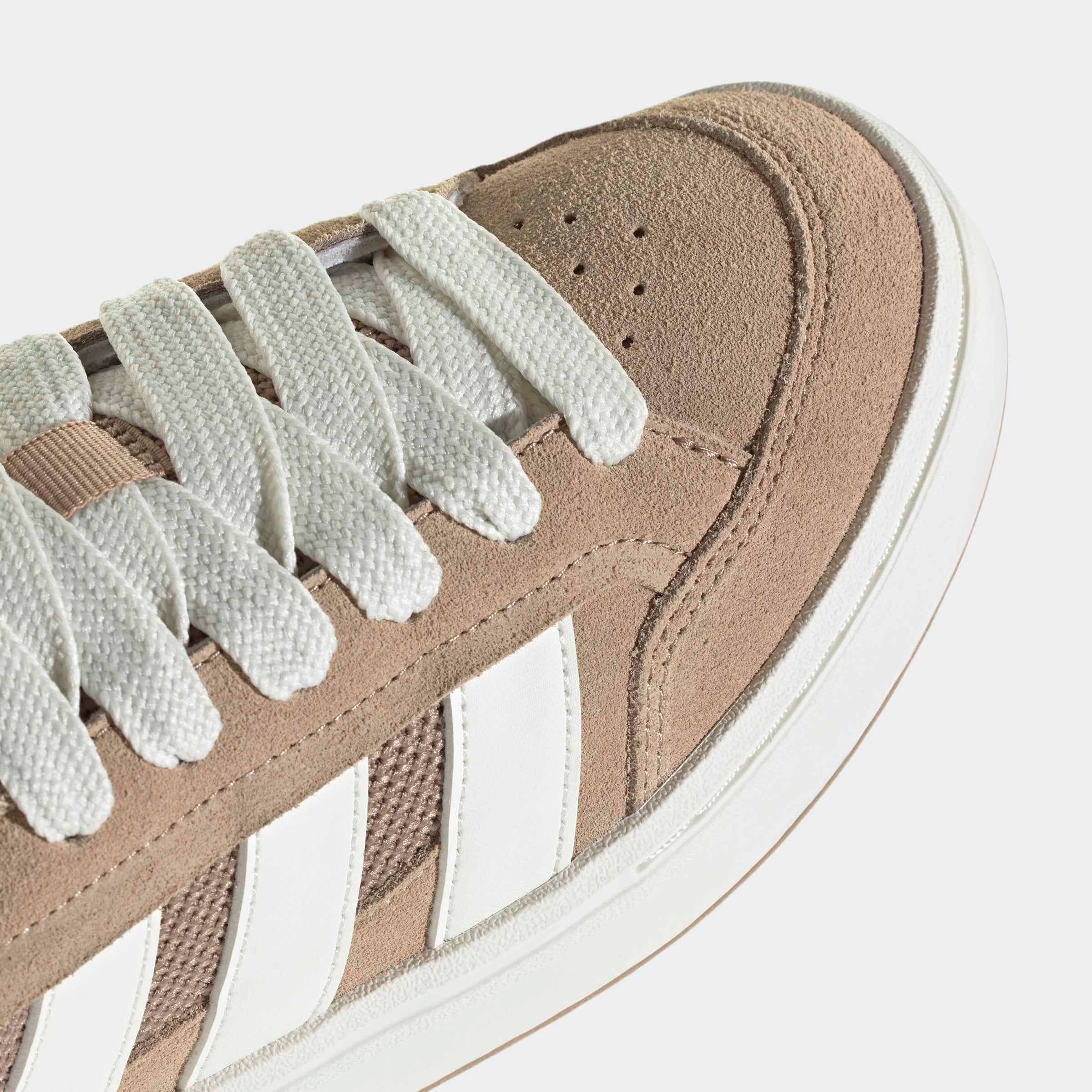 adidas Sportswear Sneaker »GRAND COURT ALPHA«  inspiriert vom Design des adidas campus 00