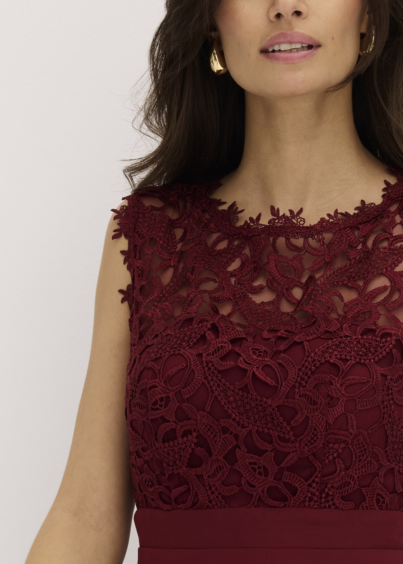 bonprix Minikleid »Minikleid mit Spitze« 1 tlg. für besondere Anlässe, aus Polyester, taillierte Passform