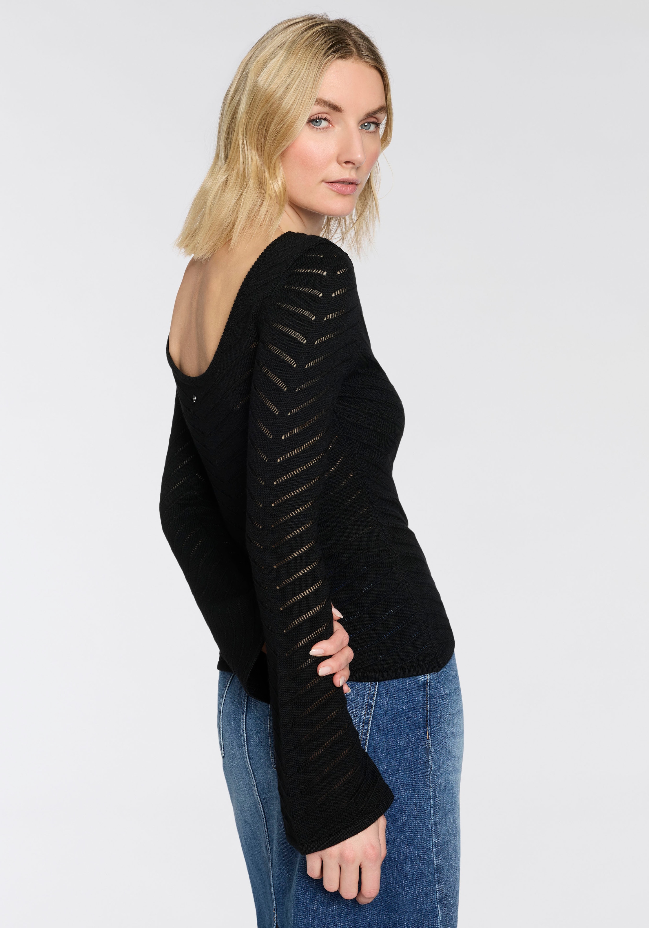 BOSS ORANGE Strickpullover »Falonina Premium Damenmode« mit feinem Lochstrickmuster in Zick-Zack Struktur