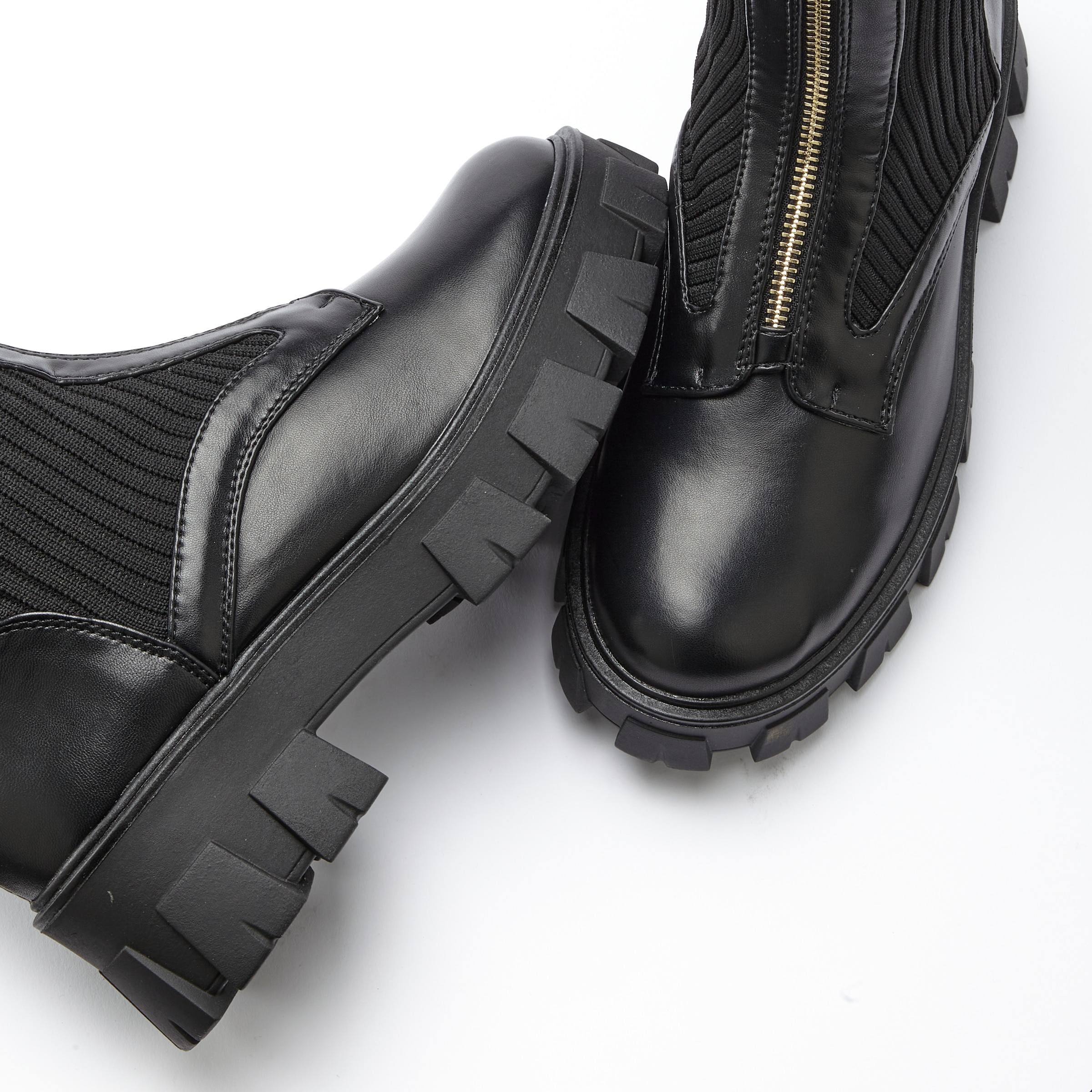LASCANA Reißverschlussstiefel, mit Chunky Sohle, Stiefelette, Ankle Biker Boots VEGAN