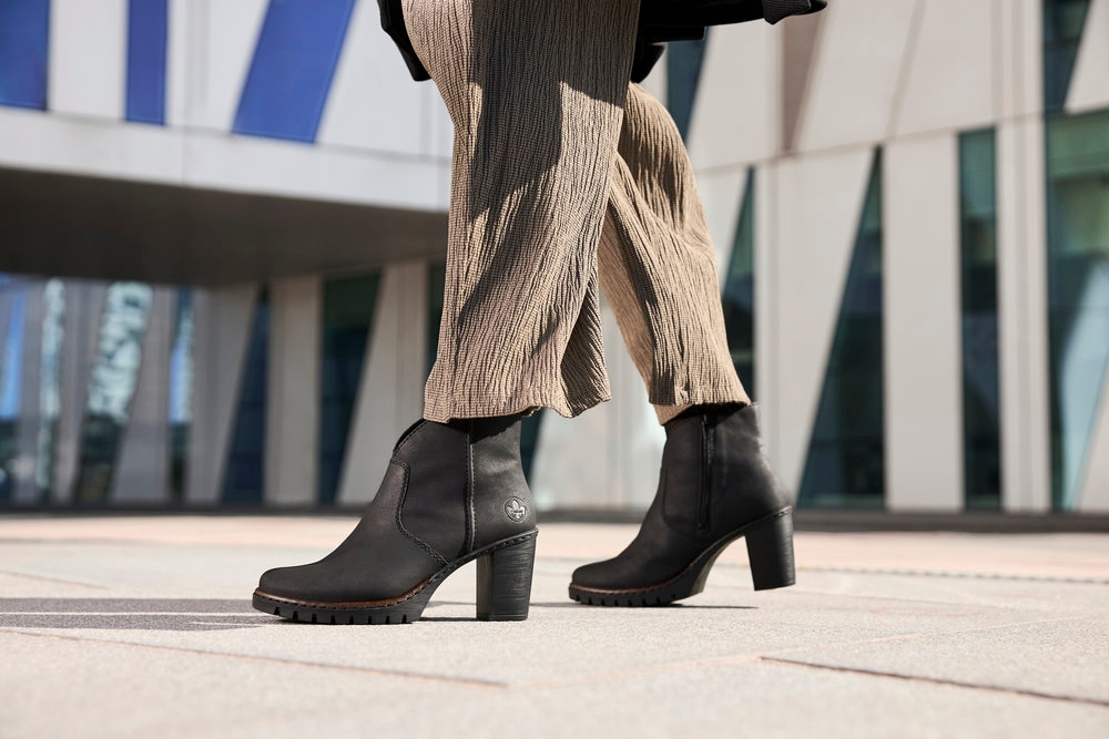 Rieker Ankleboots, Stiefelette, Plateauboots, Blockabsatz, in eleganter Optik