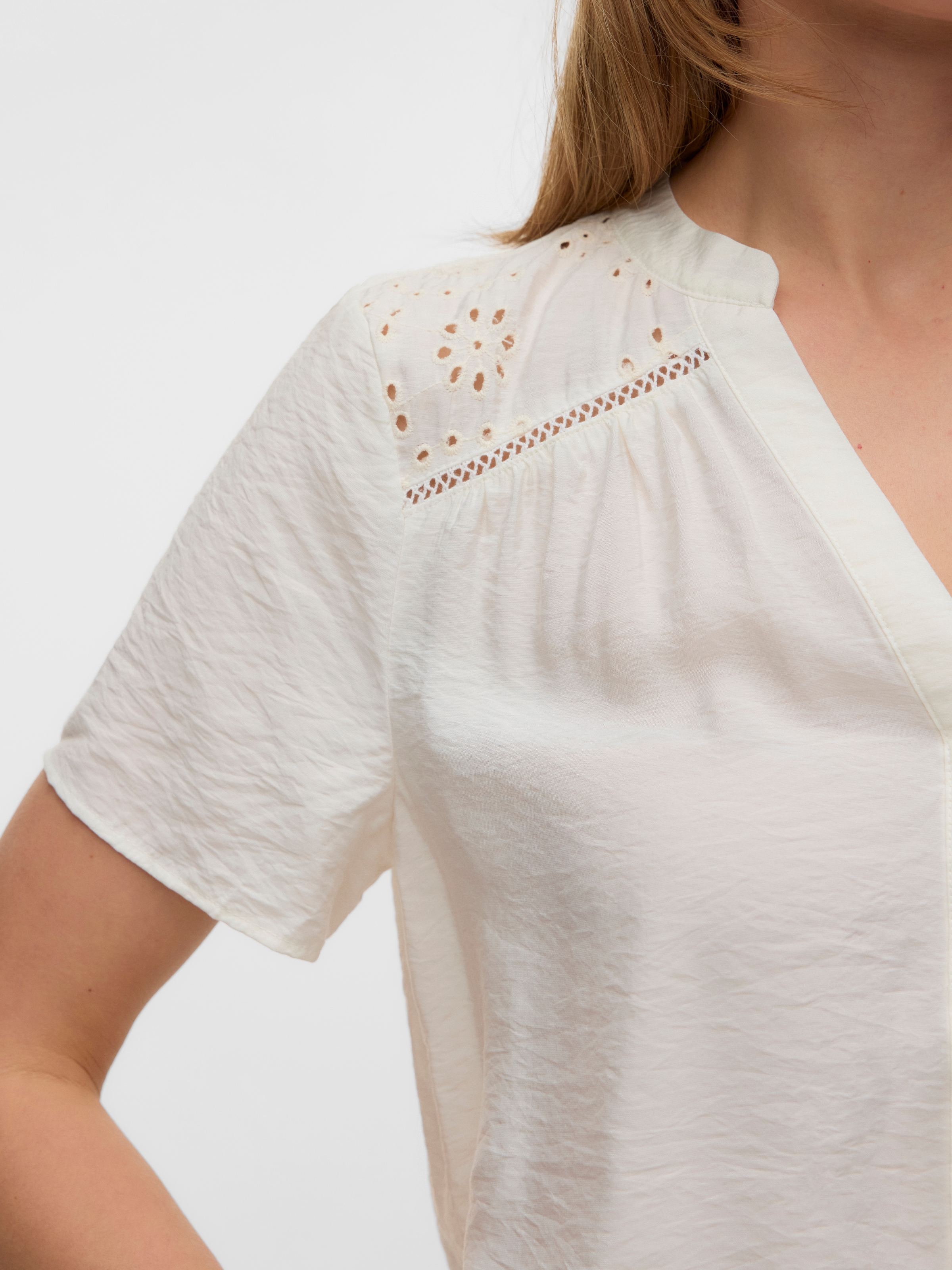Vero Moda Kurzarmbluse »VMJOSIE SS EMB TOP WVN« Viskosemischung