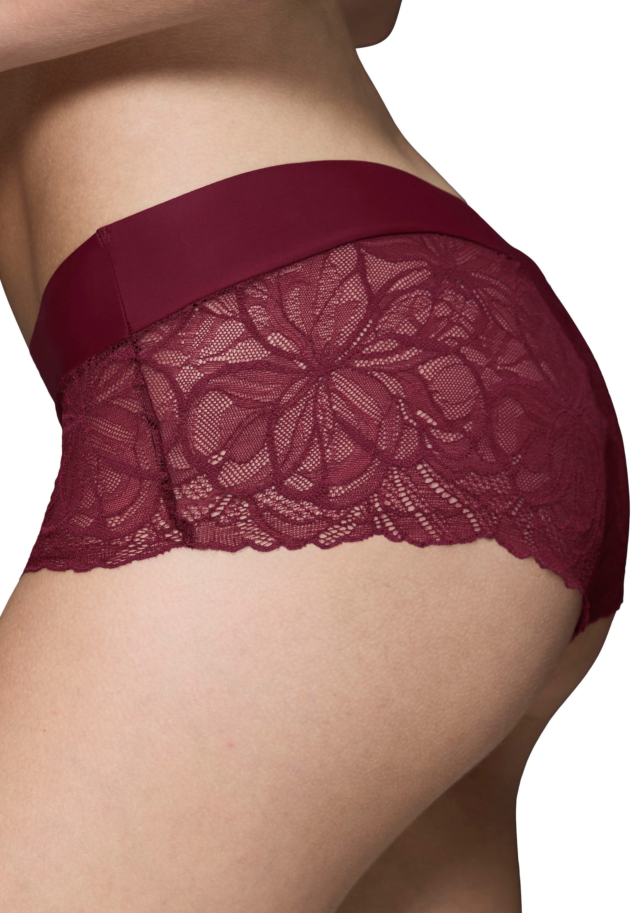 Triumph Panty »Body Make-Up Illusion Lace«, florale Stretch-Spitze, glatter Bund, Mikrofaser, nahtlos