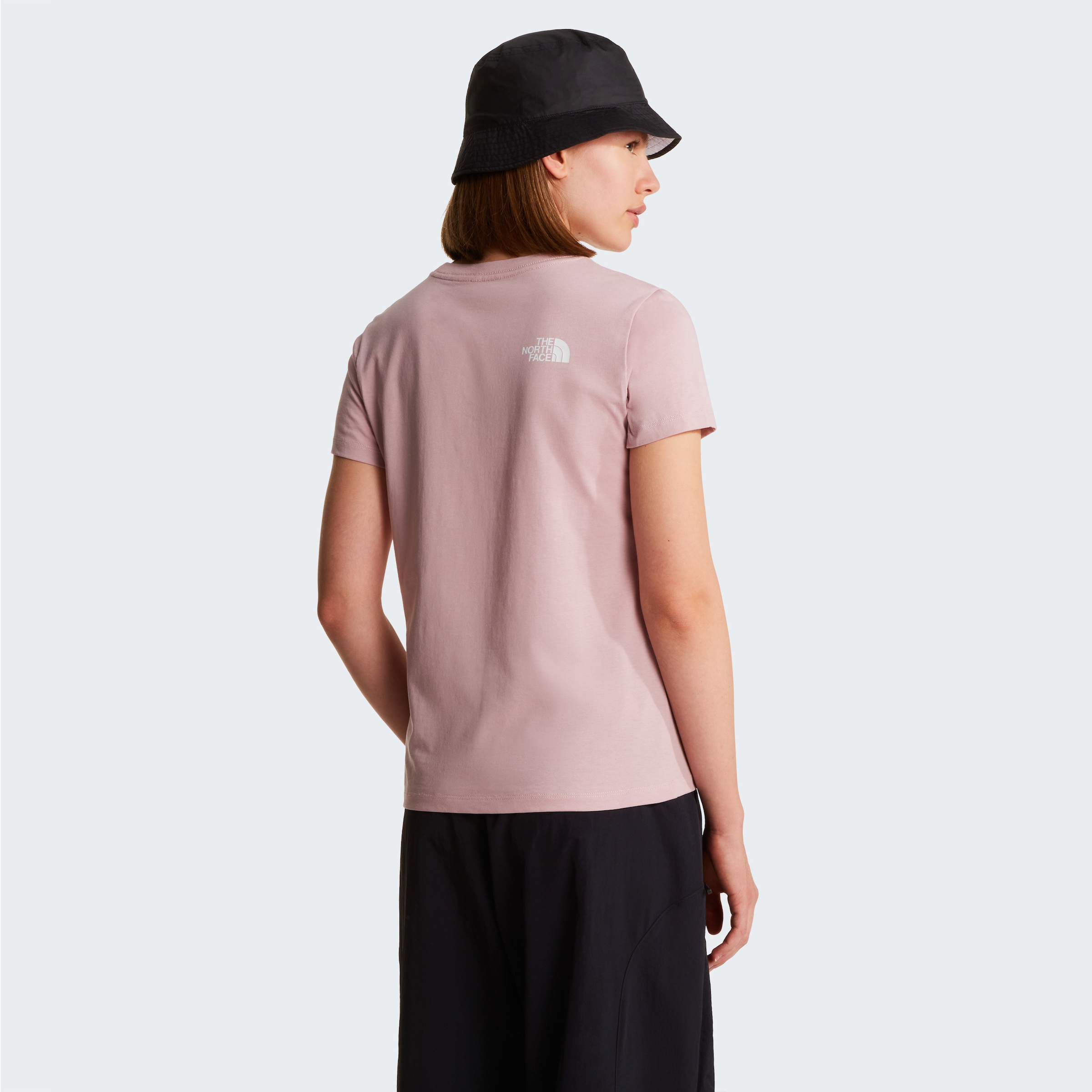 The North Face T-Shirt »W EVOLUTION HALF DOME SLIM SHORT SLEEVE TEE« schmaler Schnitt, kurze Ärmel, atmungsaktives Material
