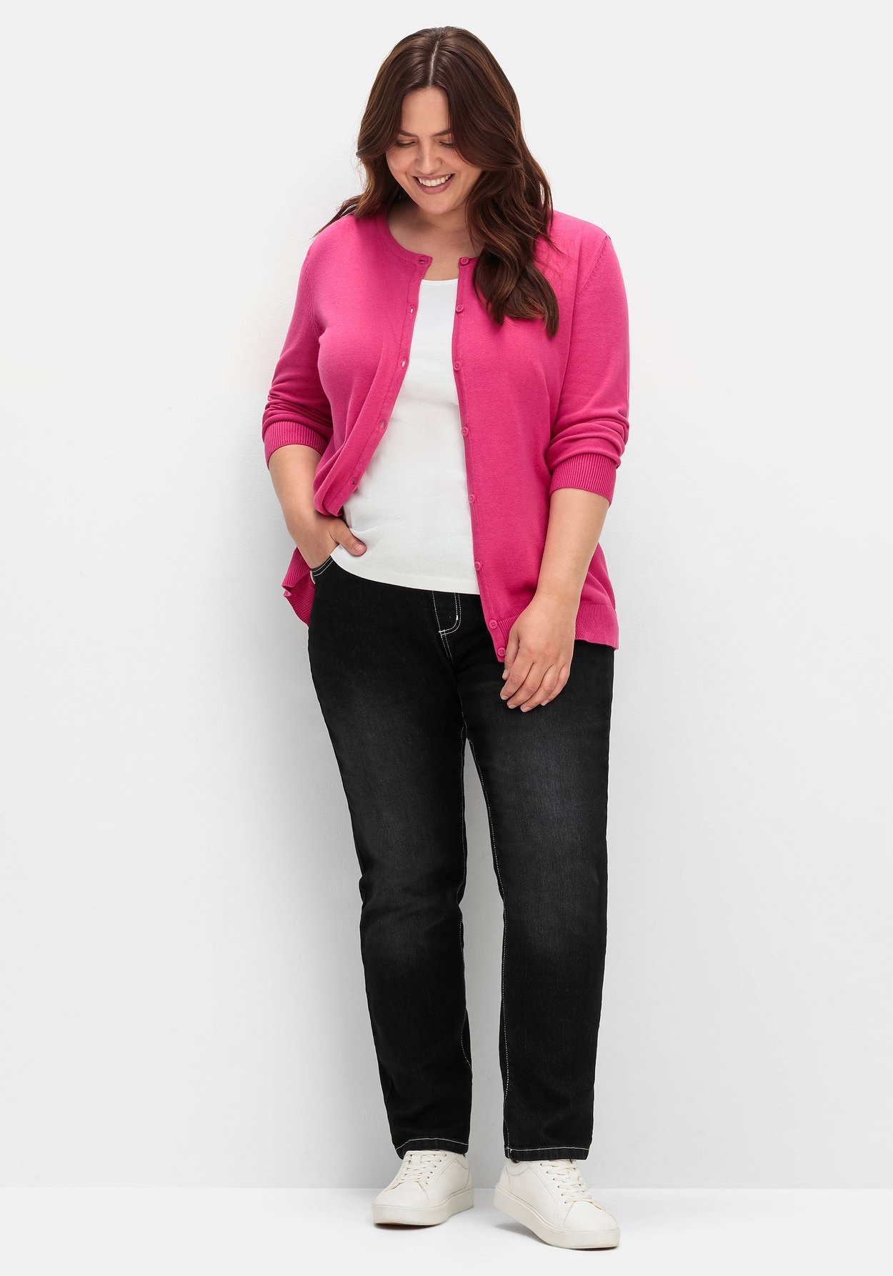 Sheego Strickjacke »Feinstrickjacke aus Baumwolle, mit Knopfleiste«