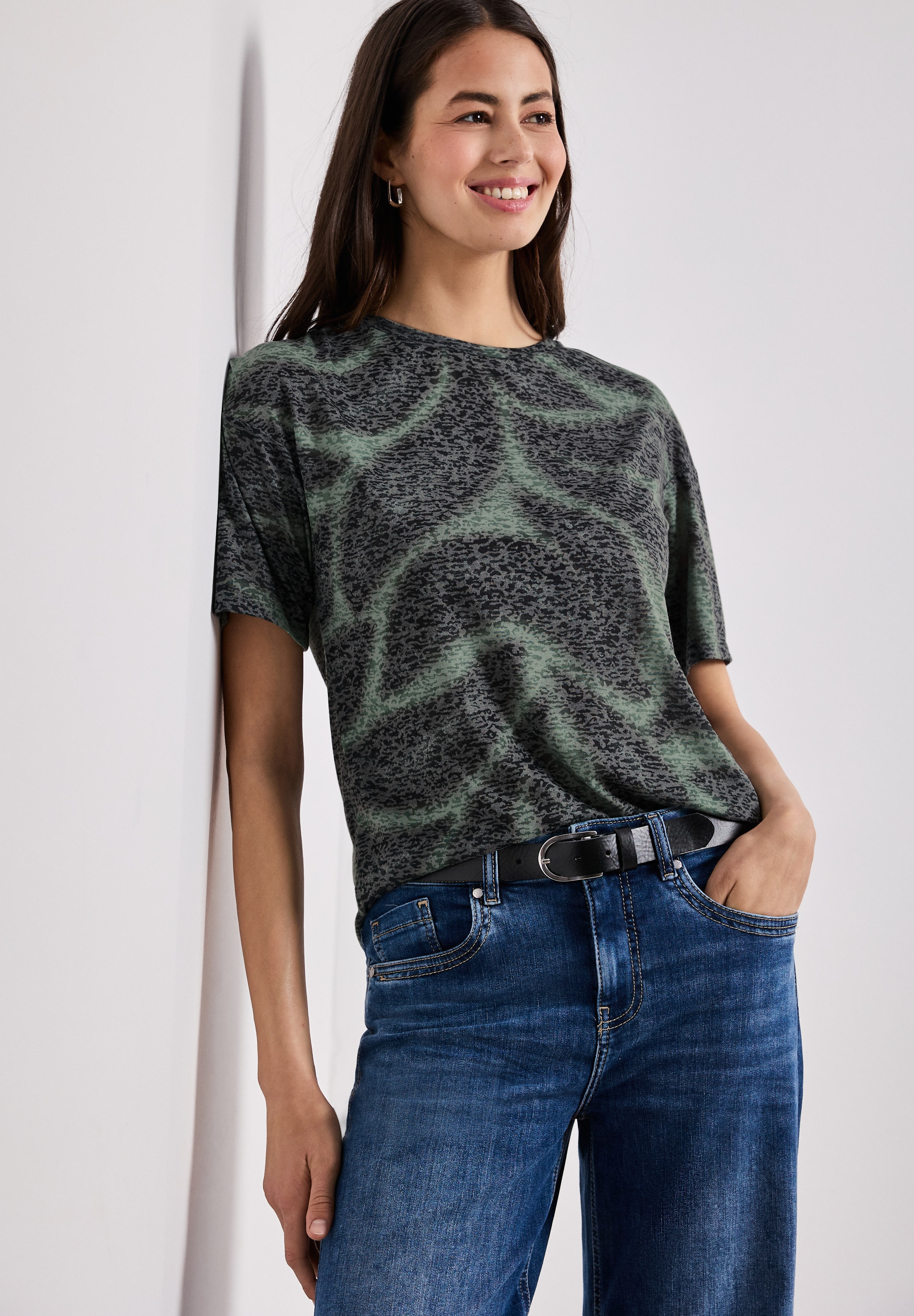 STREET ONE Kurzarmshirt Sommershirt im Ausbrenner-und Leo-Look
