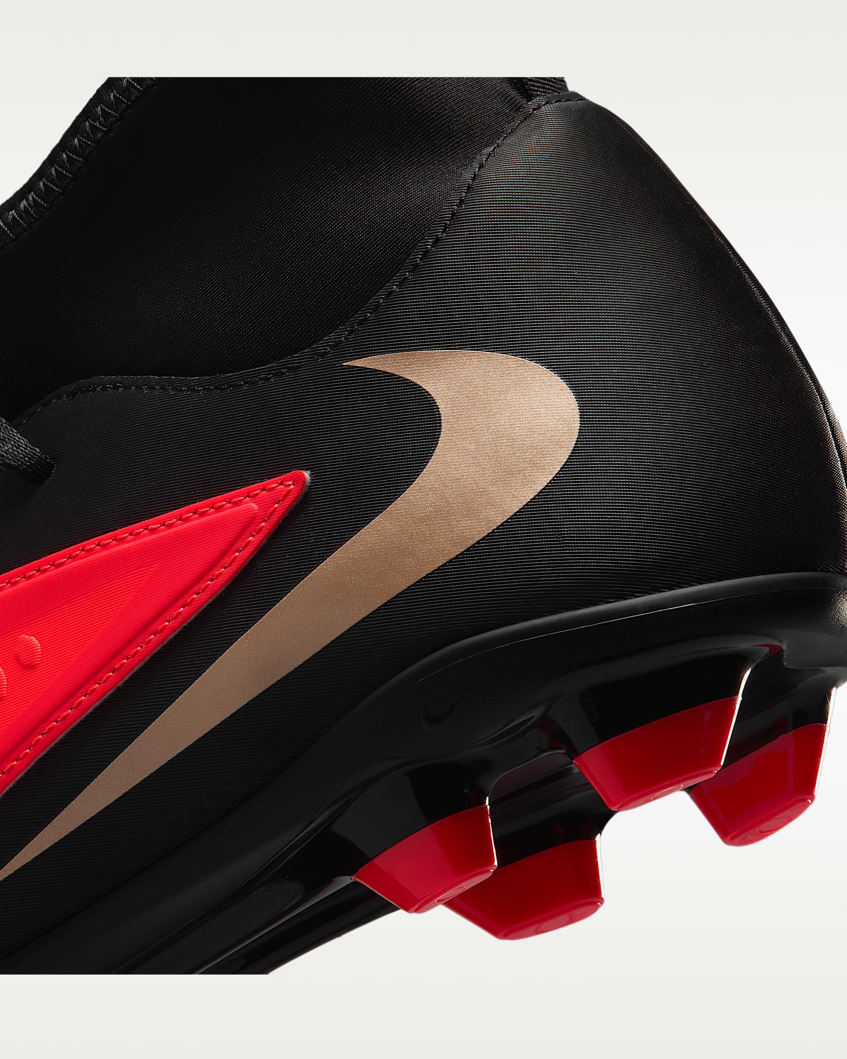 Nike Fußballschuh »Phantom 6 High Club«  Außensohle für Rasen & Kunstrasen und feste Böden