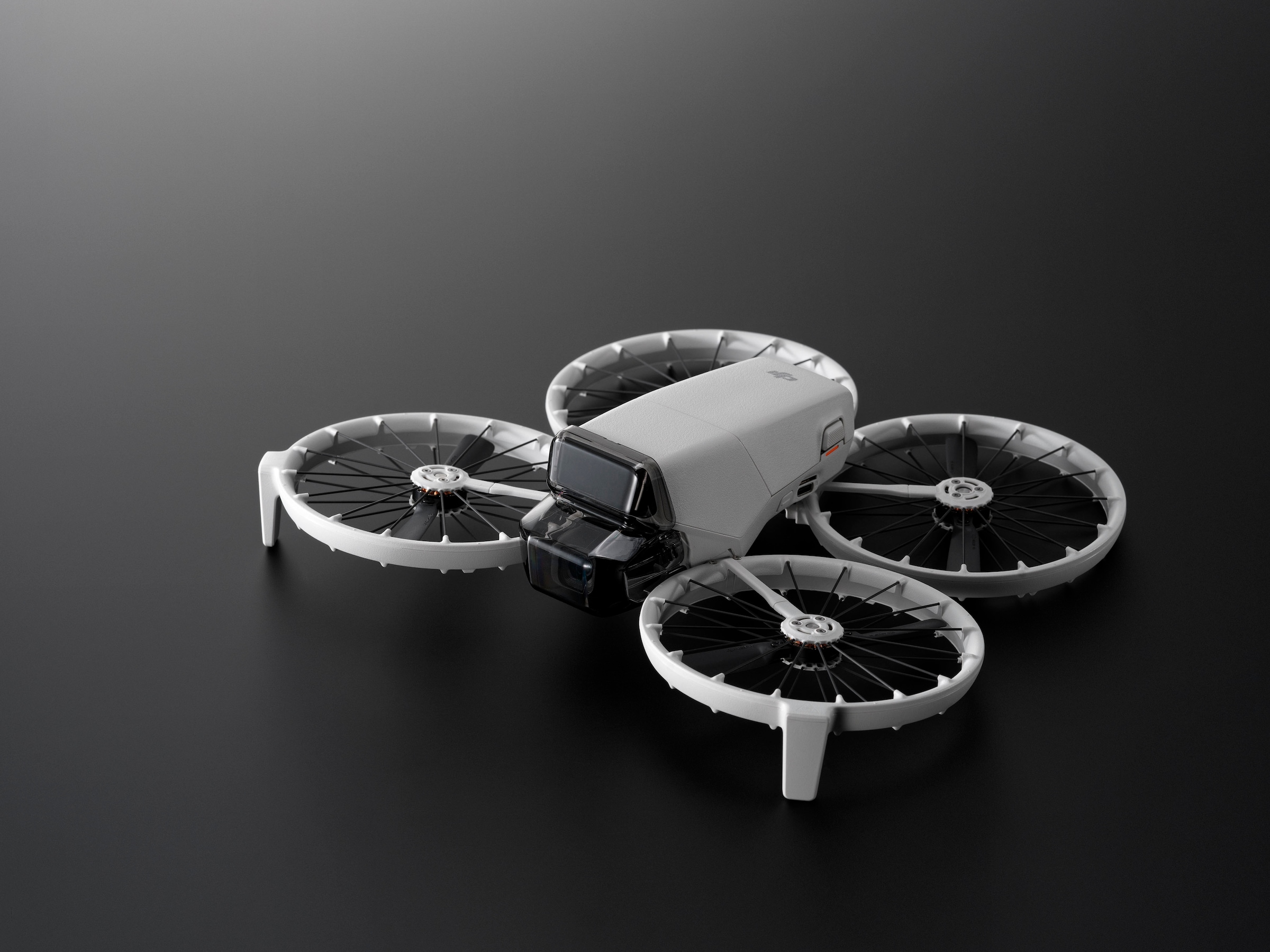 DJI Drohne »Flip Fly More Combo«, (DJI RC 2 Fernsteuerung, 3 Akkus, Ladestation und Umhängetasche)
