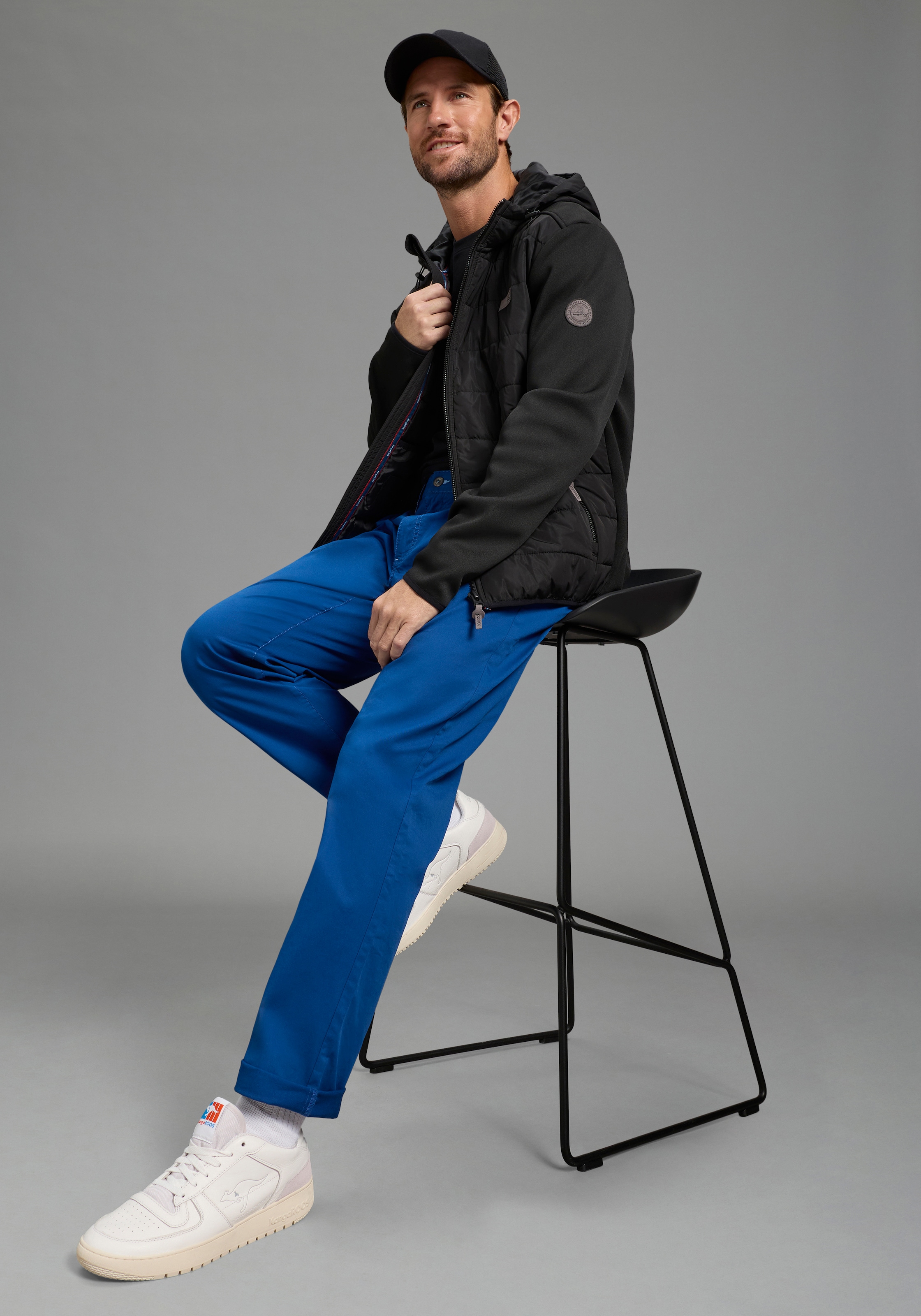 KangaROOS Chinohose  Regular Fit, mit geradem Bein, etwas niedrigere Leibhöhe