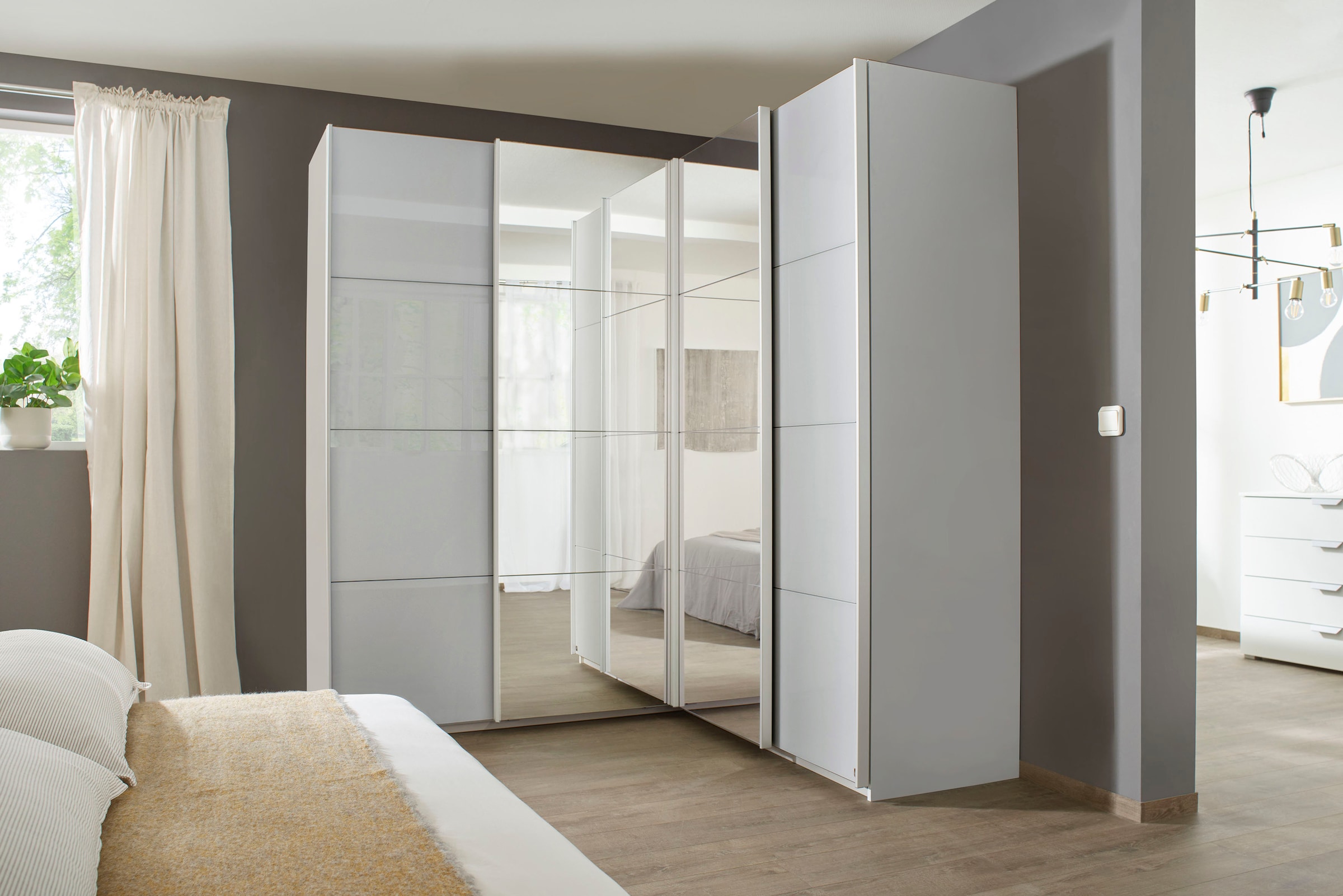 rauch Schwebetürenschrank »Quadra«, Eckschrank inkl. Türendämpfer, mit Glas-/Spiegeltüren
