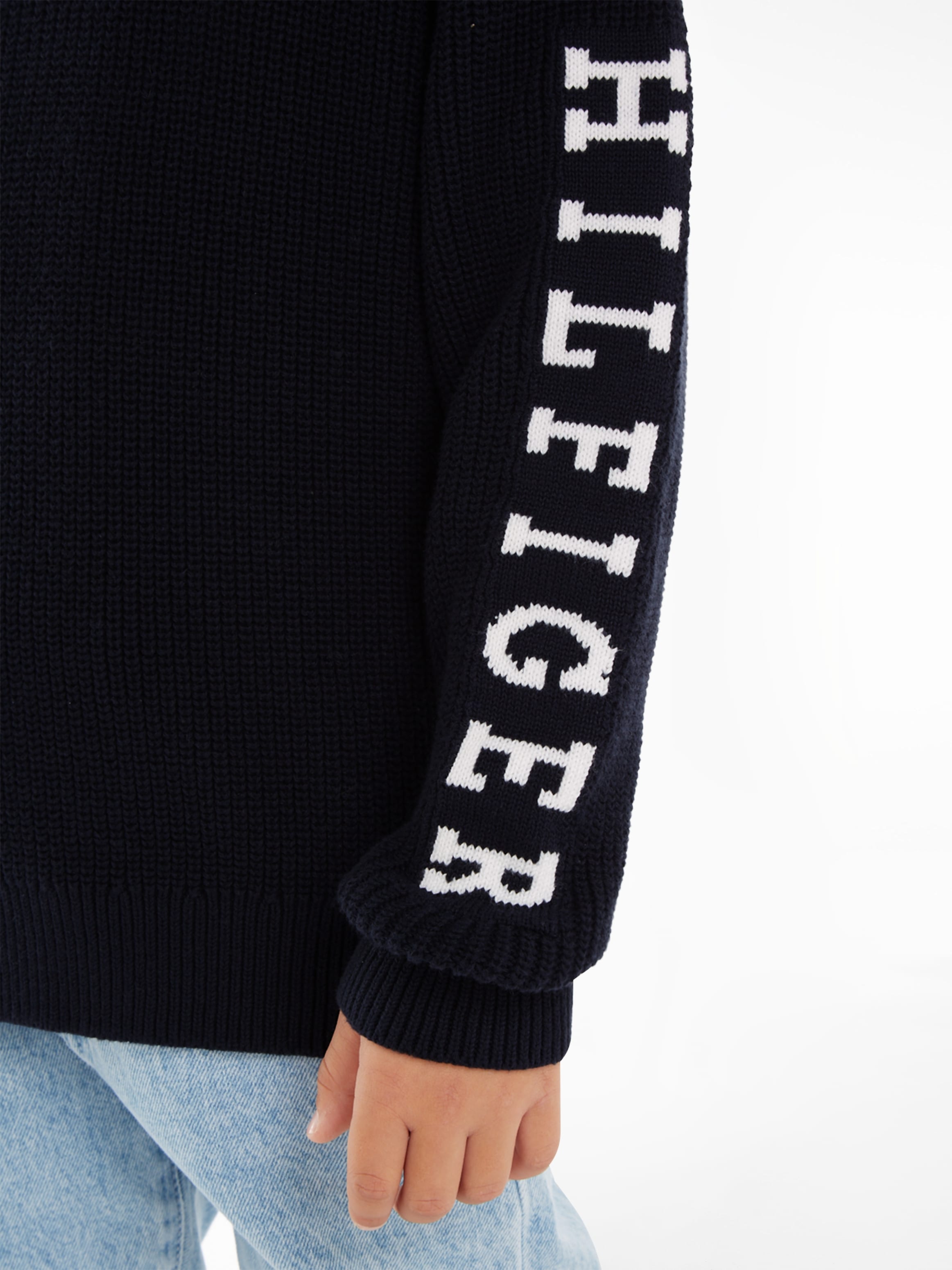 Tommy Hilfiger Strickpullover »MONOTYPE SWEATER«, mit modischen Label-Applikationen