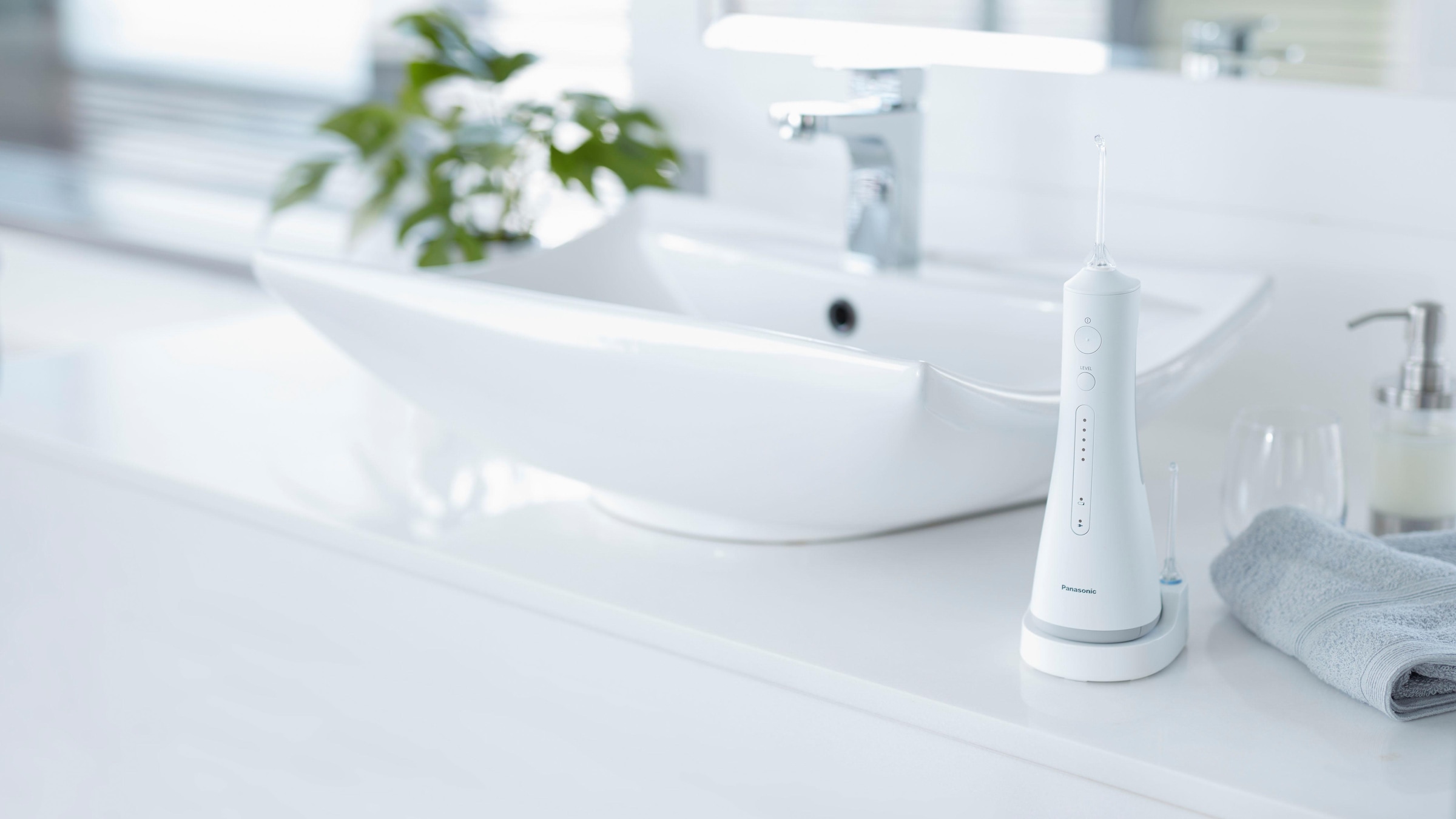 Panasonic Munddusche »EW1511«, 2 St. Aufsätze, kabellos, Ultrasonic Technologie, 5-Stufen