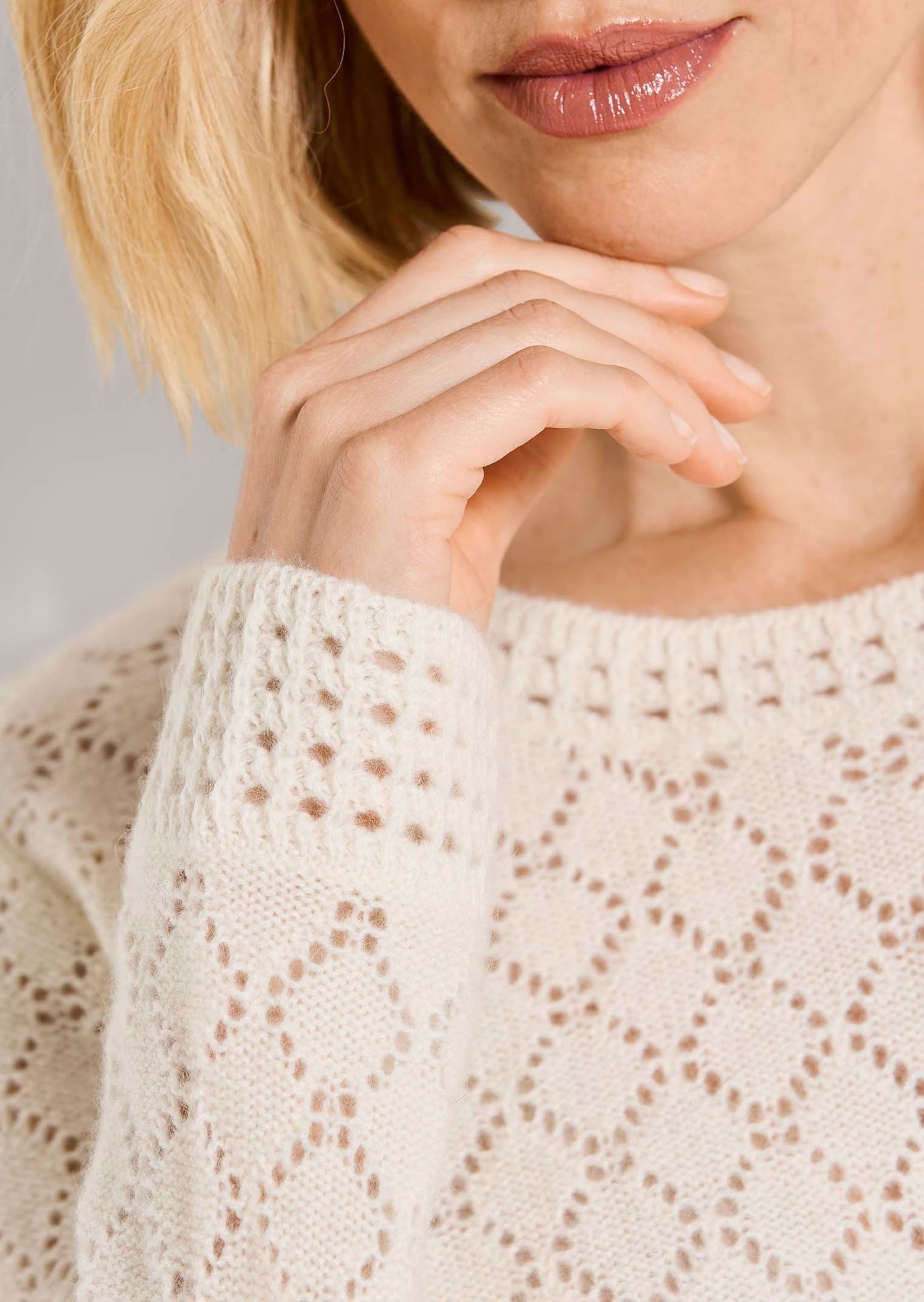 MADELEINE Longpullover »Kaschmirpullover Sommerpulli mit Ajourmuster« Gehäkelte Zopfdetails