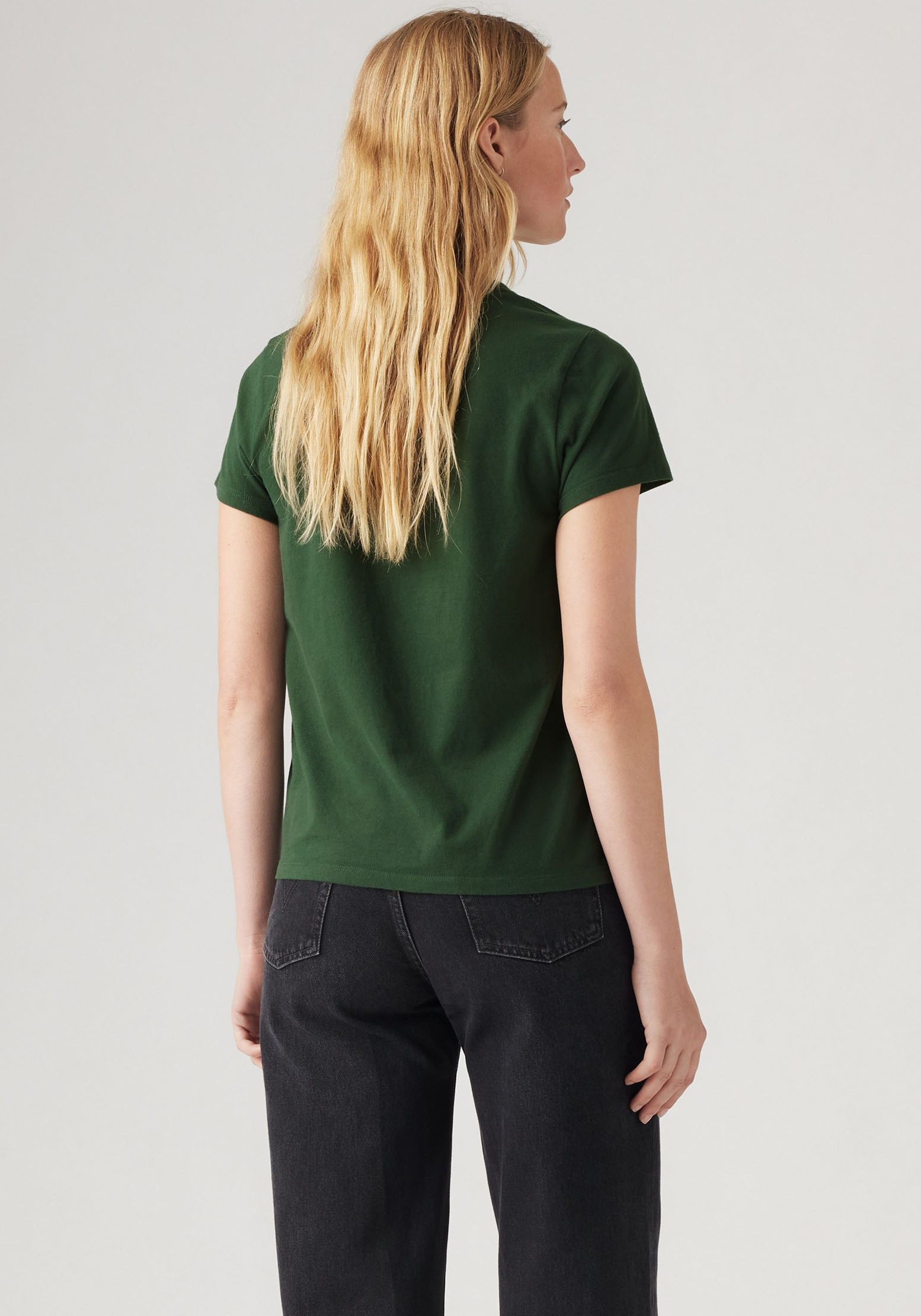 Levi's® V-Shirt »Perfect Tee«, mit kleinem Batwing- Logo