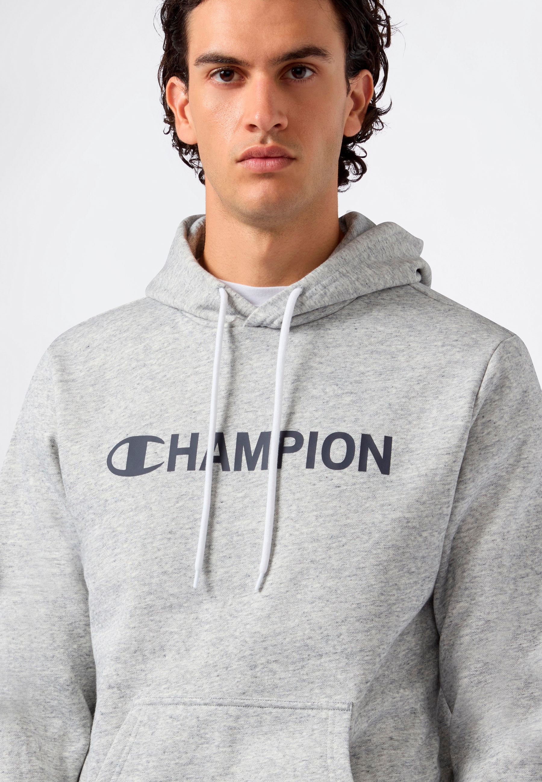 Champion Kapuzensweatshirt »Graphic Hoodie«, mit Kapuze, aus Baumwolle und Polyester, in den Größen S bis XXL
