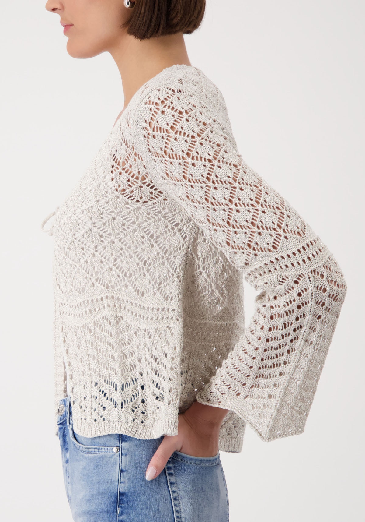 Monari Ajourstrickjacke, mit Bändchen als Verschluss
