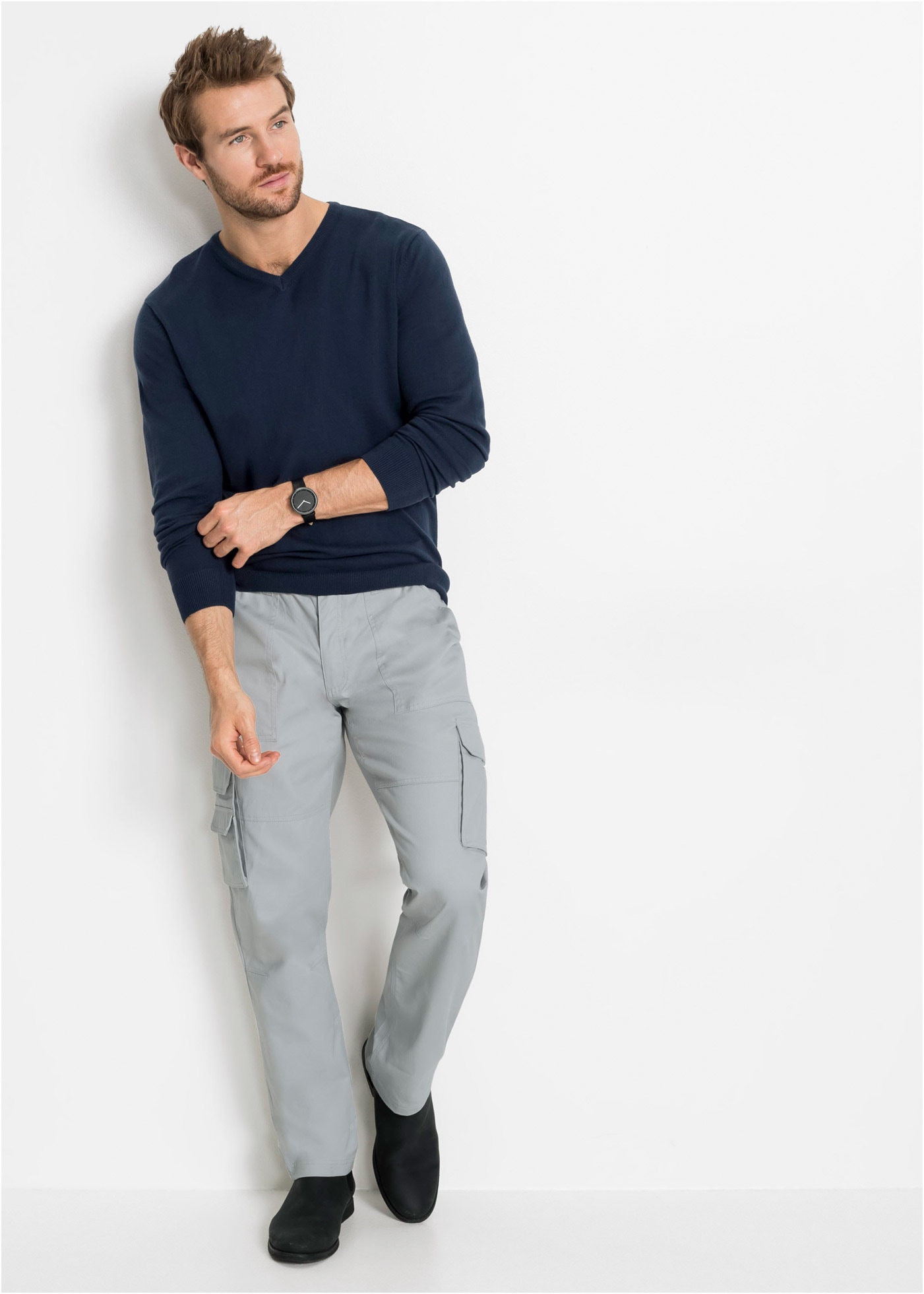 bonprix Strickpullover »Feinstrickpullover in Regular Fit« aus Feinstrickmaterial, mit V-Ausschnitt, Regular Fit