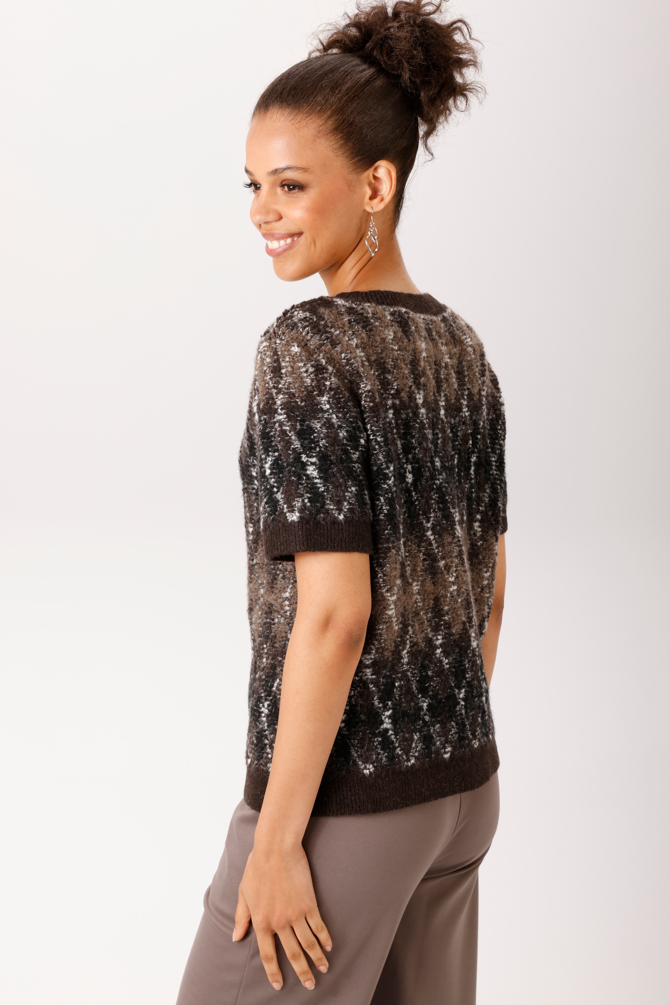 Aniston CASUAL Strickjacke mit trendfarbenen, melierten Rauten-Muster - NEUE KOLLEKTION