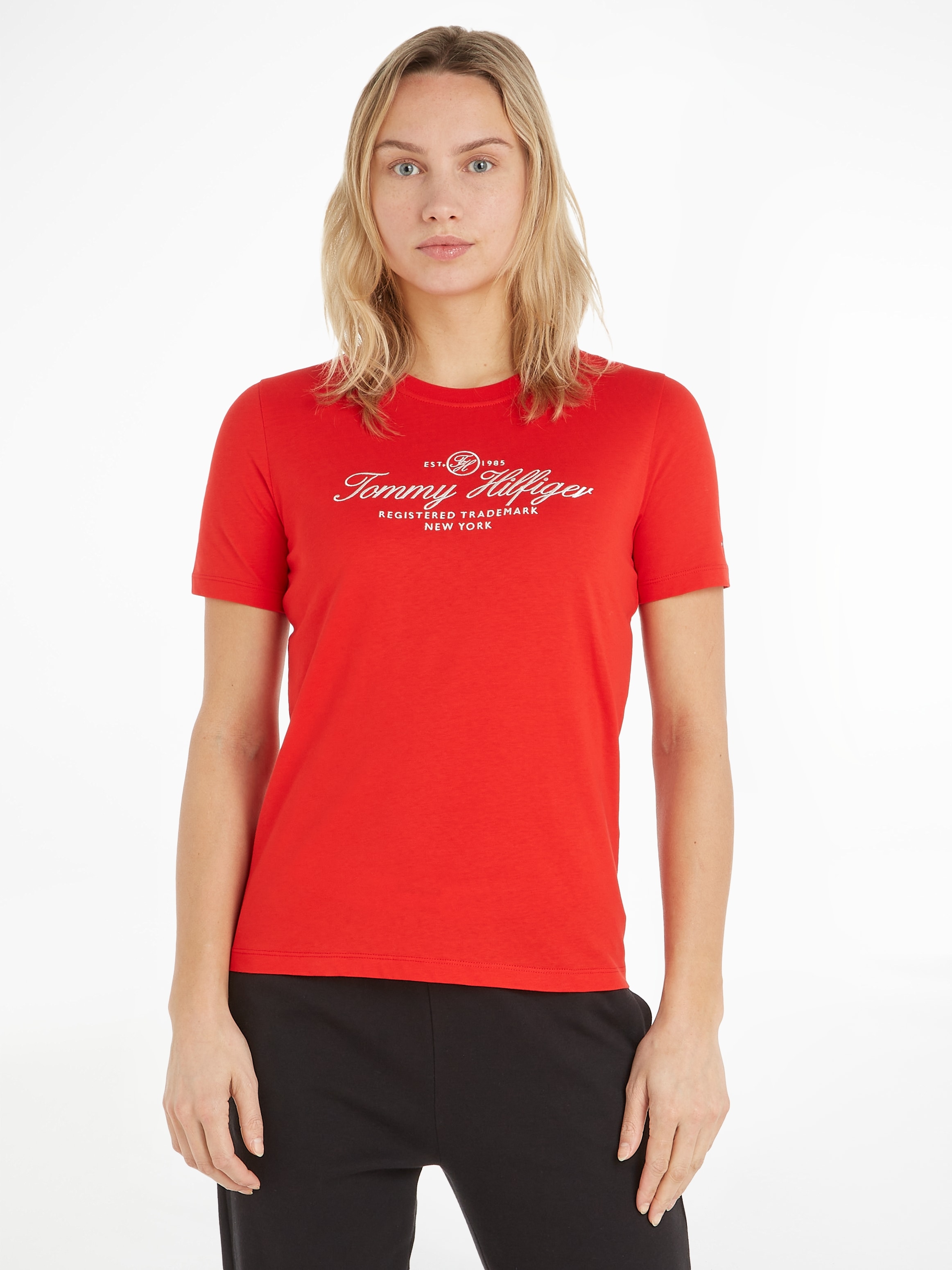 Tommy Hilfiger T-Shirt HILFIGER C-NK mit OTTOversand Ärmelabschluss auf dezentem SCRIPT Markenlabel dem bei »REG SS«