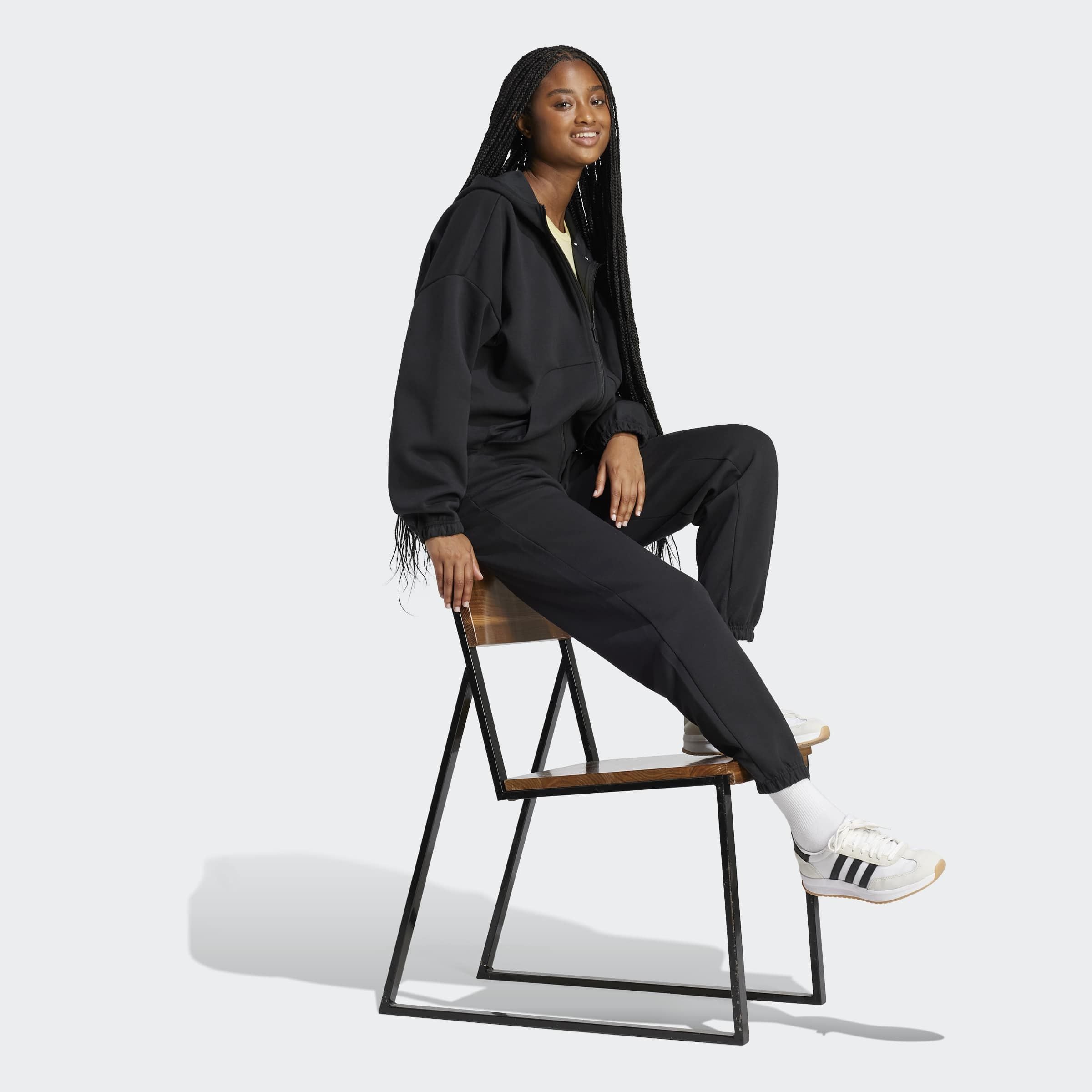 adidas Sportswear Sporthose »FUTURE ICONS SMALL LOGO«  Regulär geschnitten, elastischer Bund