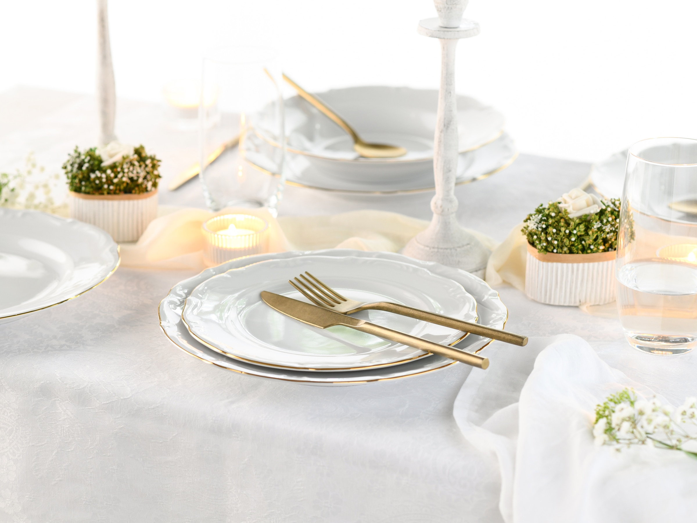 CreaTable Tafelservice »Maria Theresia, Tafel-Service 12-tlg« Traditionelle Porzellanform