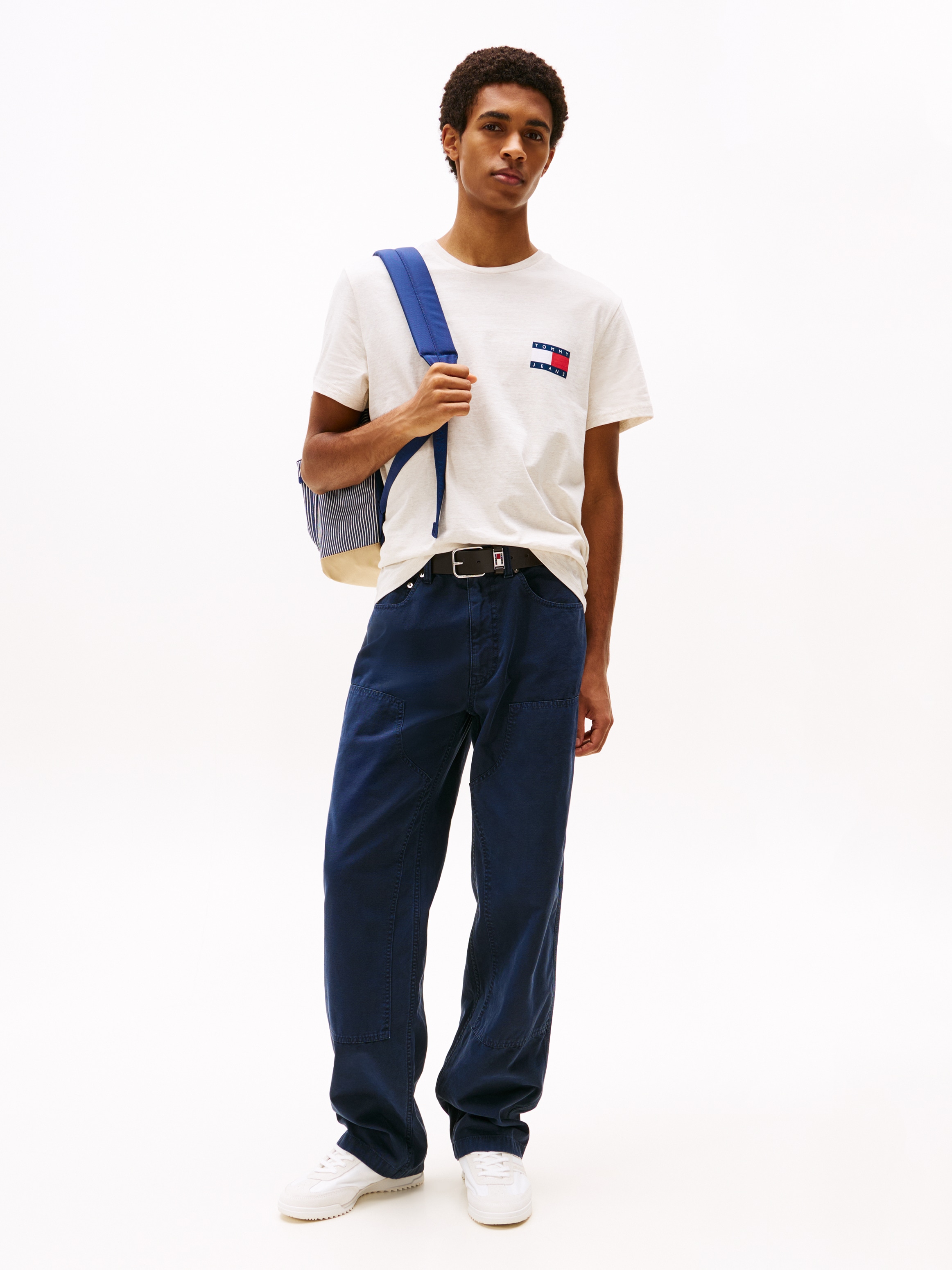 Tommy Jeans T-Shirt »TJM SLIM ESSENTIAL FLAG TEE EXT«, Mit Rundhalsausschnitt