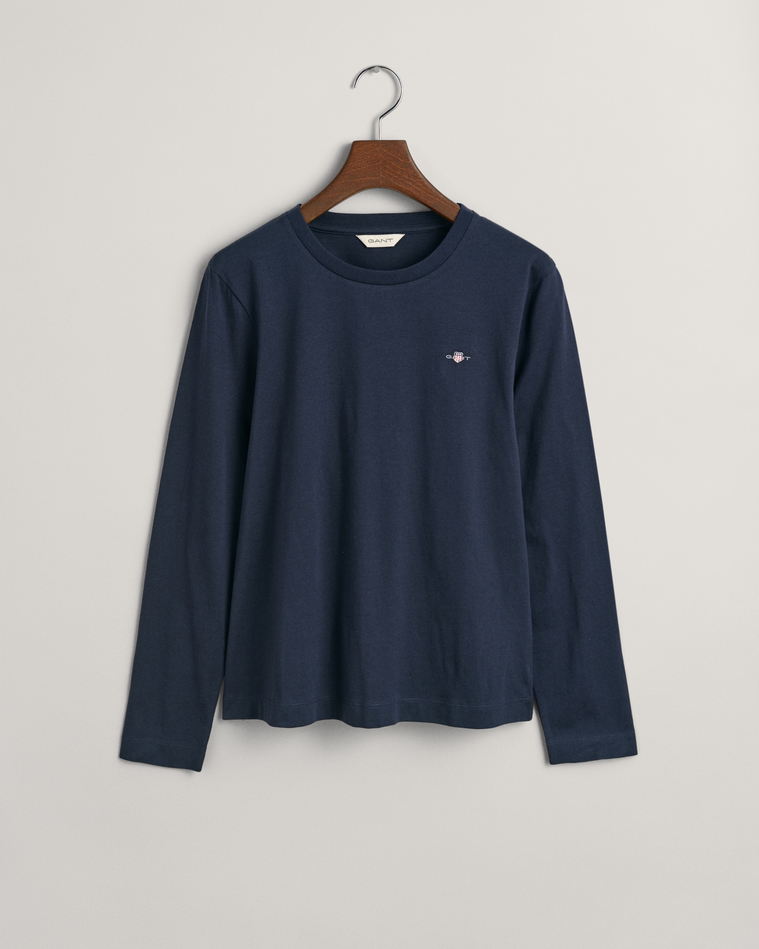 Gant Langarmshirt »REG SHIELD LS T-SHIRT«, kleine Logostickerei auf der Brust