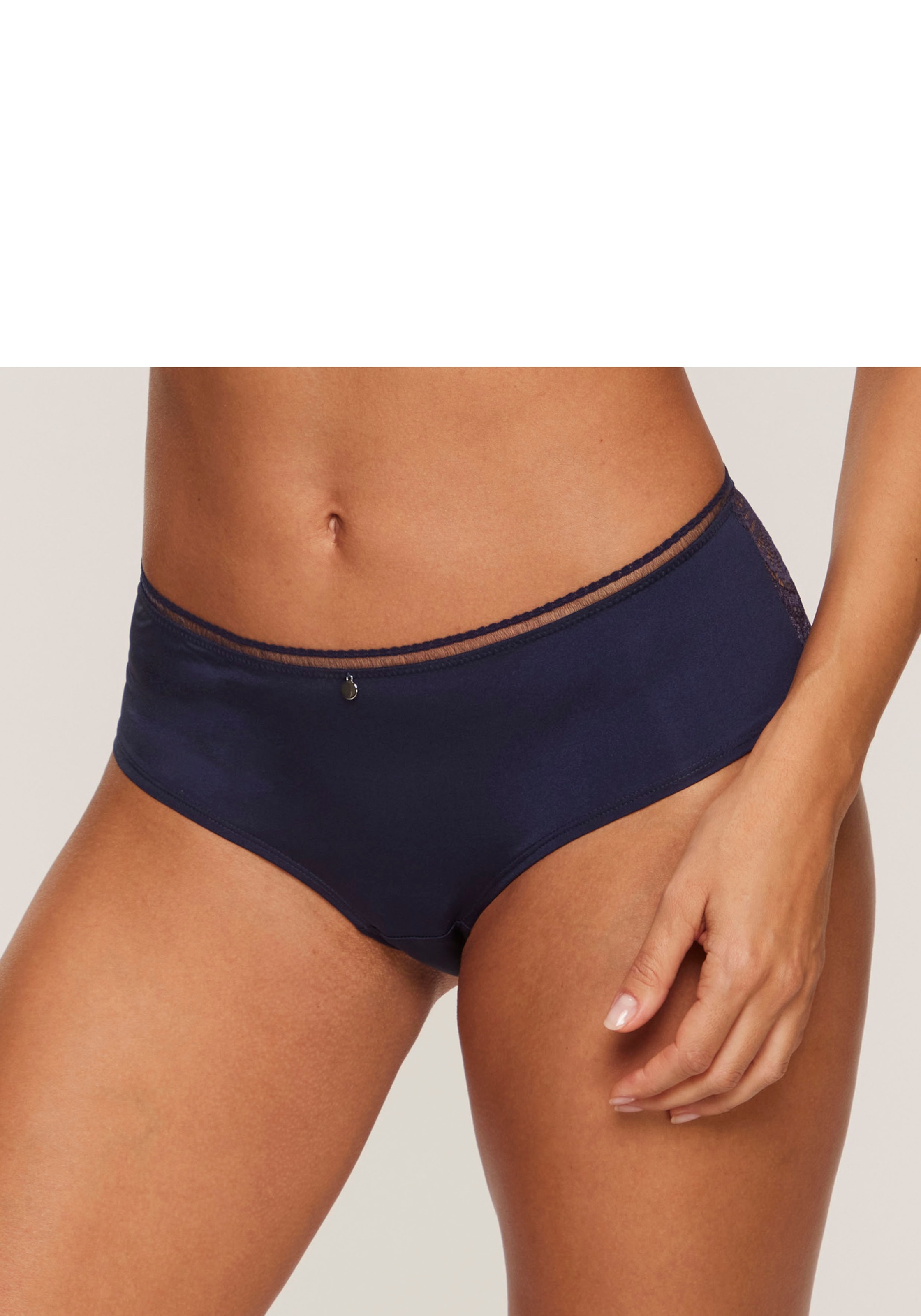 s.Oliver Panty »Pauline«, aus feiner Spitze und weichem Microtouch-Material