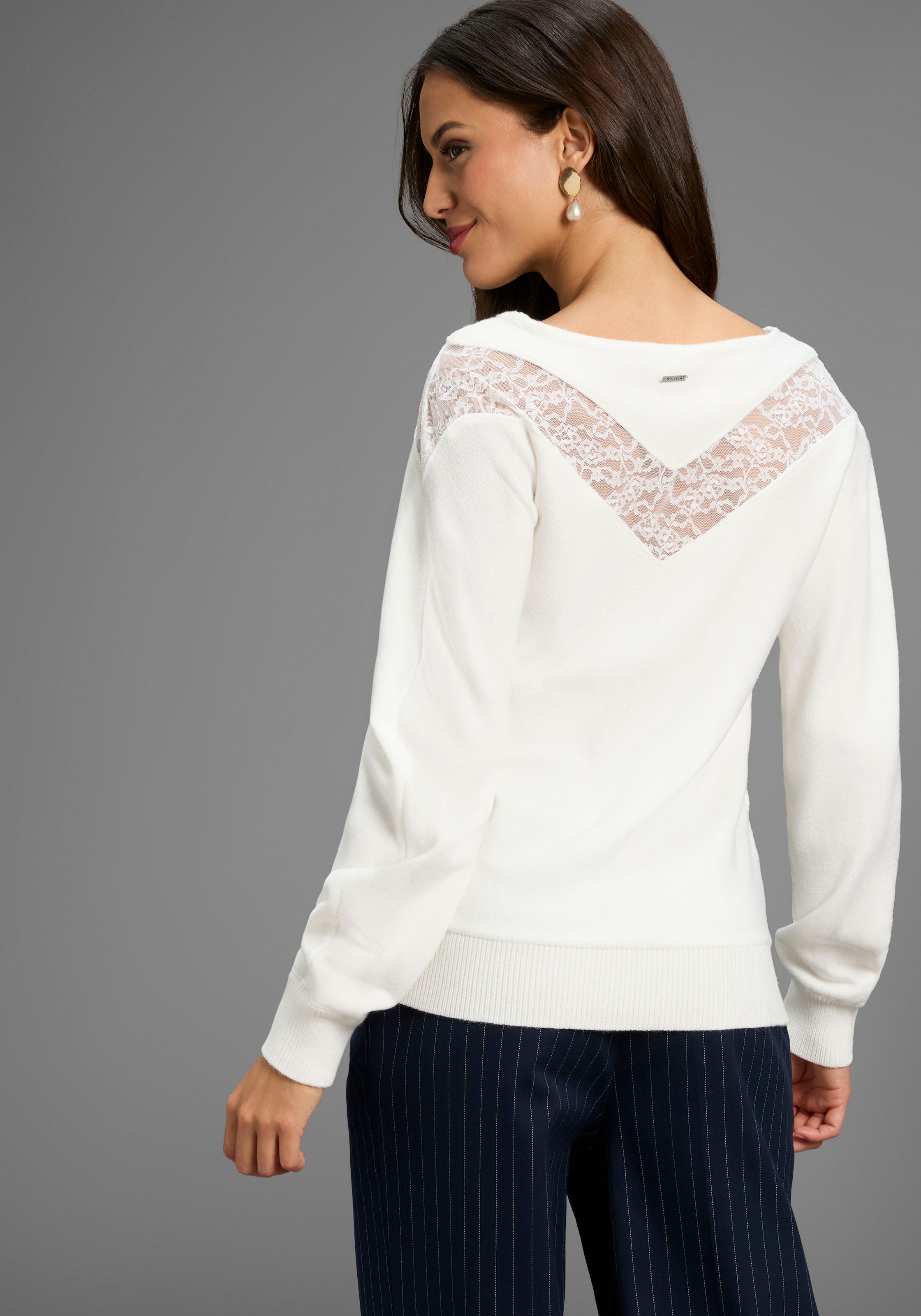 Laura Scott Strickpullover kuscheliger Winterstrick mit femininem Spitzeneinsatz