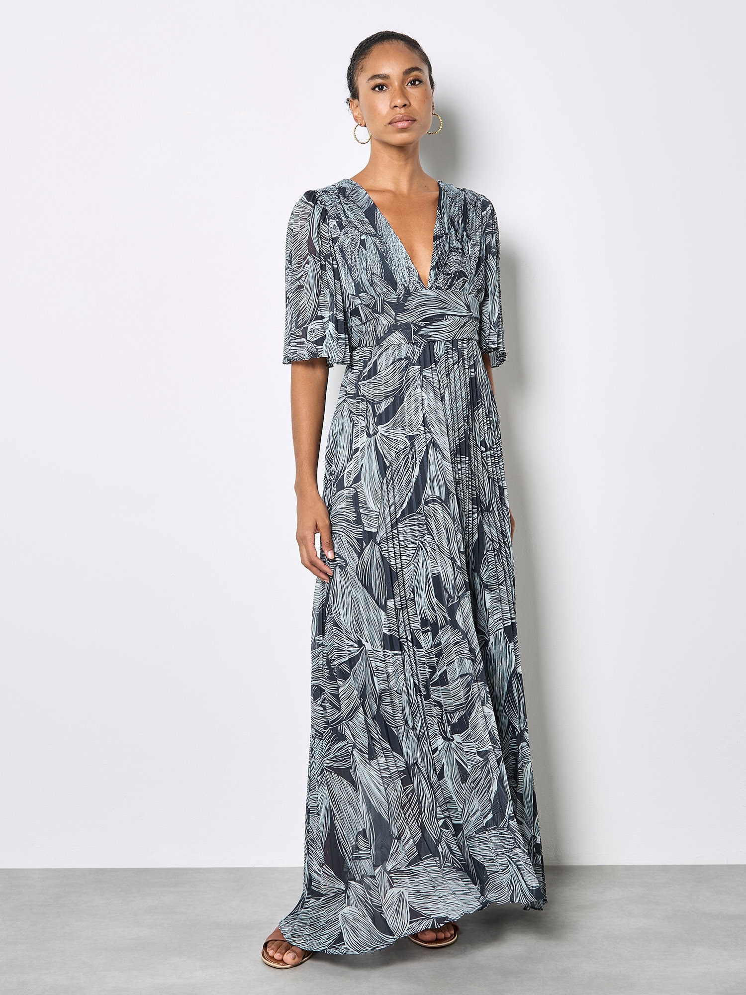 Apricot Maxikleid »Maxikleid« mit Blumenmuster und Metallfaden