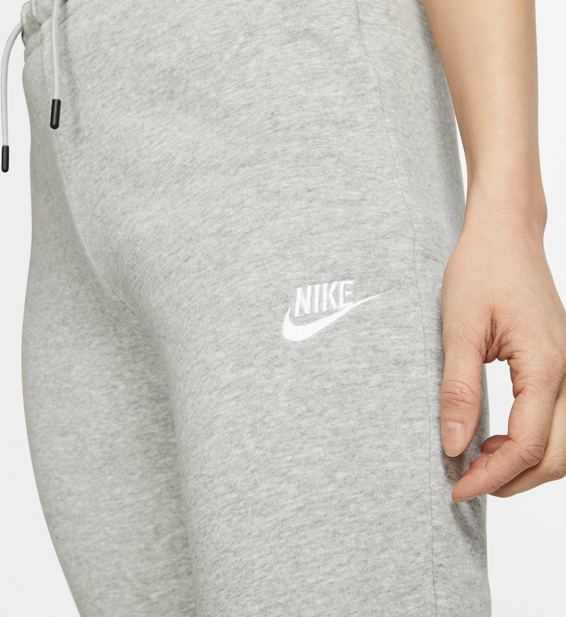 Nike Sportswear Jogginghose »ESSENTIAL WOMENS MID-RISE FLEECE PANT«
