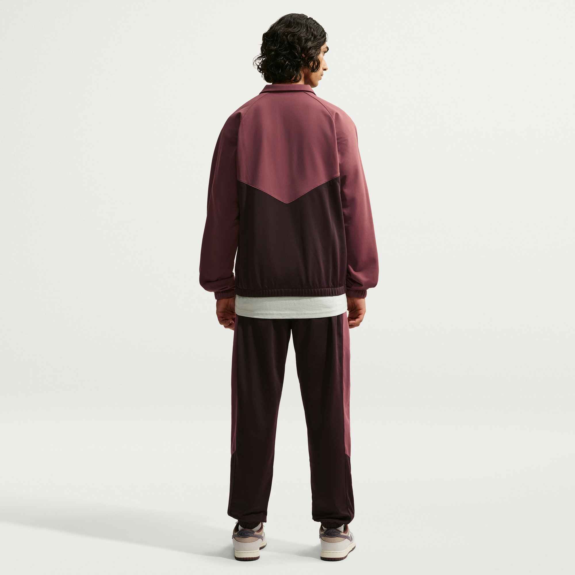 Nike Sportswear Trainingsanzug »Nike Windrunner Men's Poly-Knit Tracksuit« zweiteiliges Outfit, aus Poly-Knit-Material, auch in großen Größen