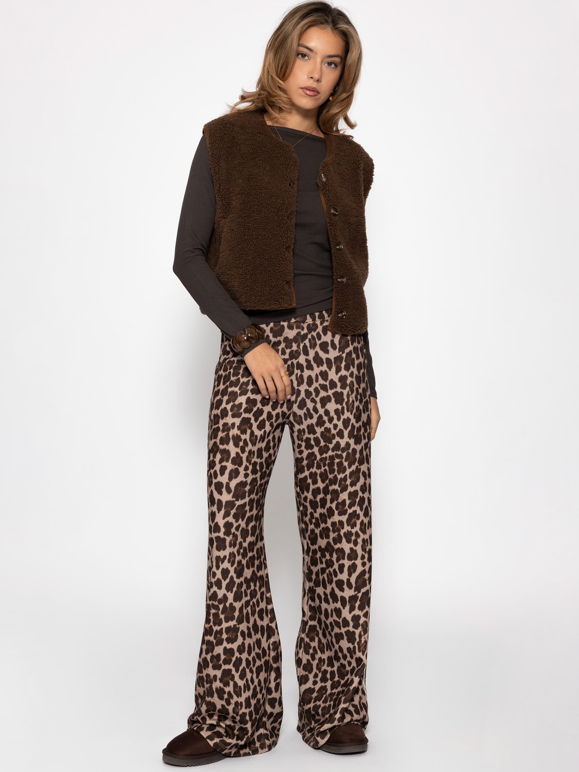 SASSYCLASSY Langarmshirt »Langarmshirt mit U-Boot Ausschnitt« Elegantes Shirt in feiner Rippstruktur