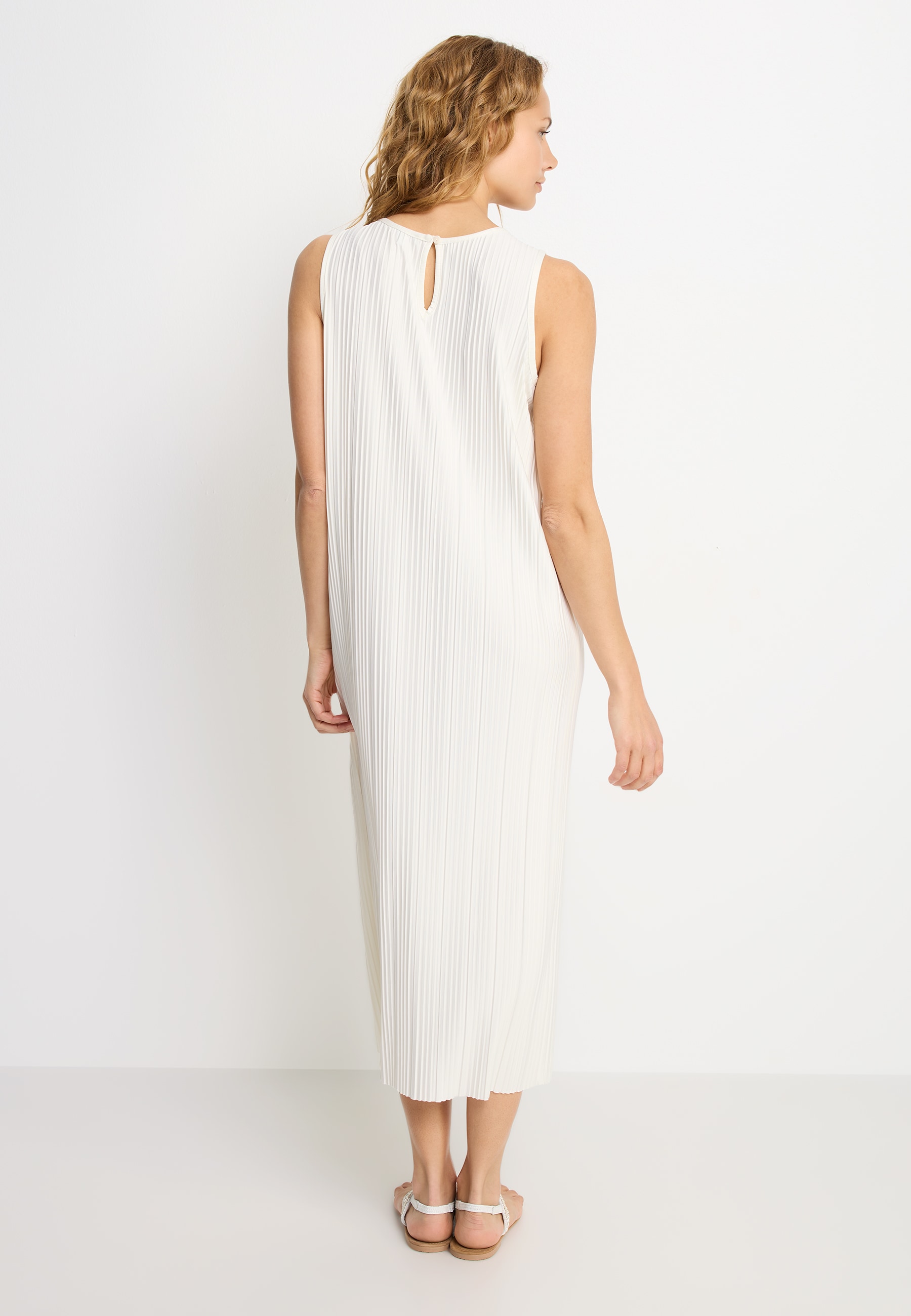 LASCANA Plisseekleid in Midilänge, Trägerkleid, Sommerkleid