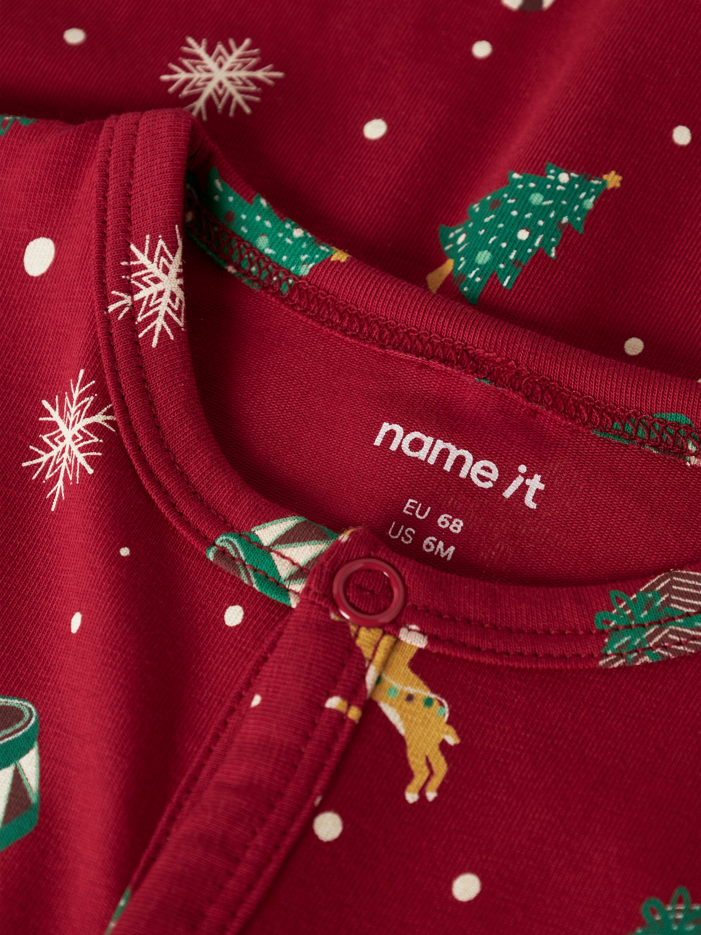Name It Strampler »NBNVISMAS LS NIGHTSUIT« mit Weihnachtsmotiv